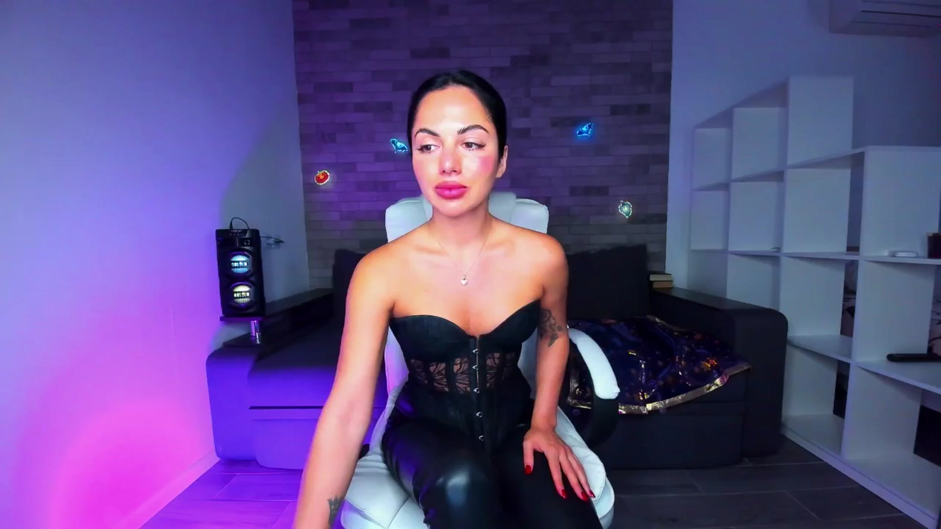 Gallery image thumbnail from Seylormooon's myfreecams stream on, 10/10/2025, 13:28 image 1 of 20