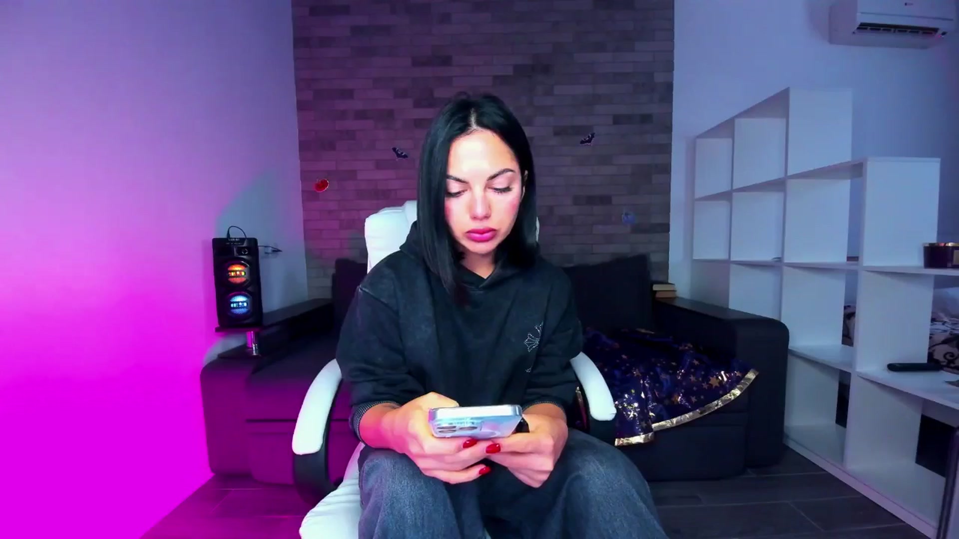 Gallery image thumbnail from Seylormooon's myfreecams stream on, 10/12/2025, 09:29 image 5 of 20