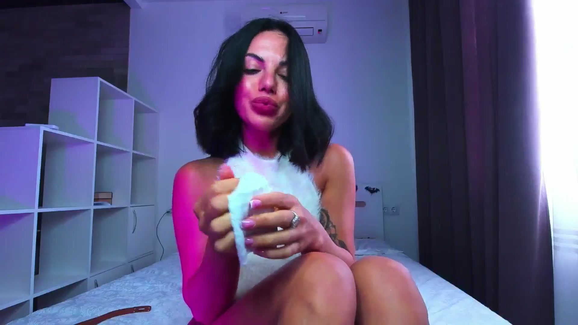Gallery image thumbnail from Seylormooon's myfreecams stream on, 10/18/2025, 14:00 image 10 of 20