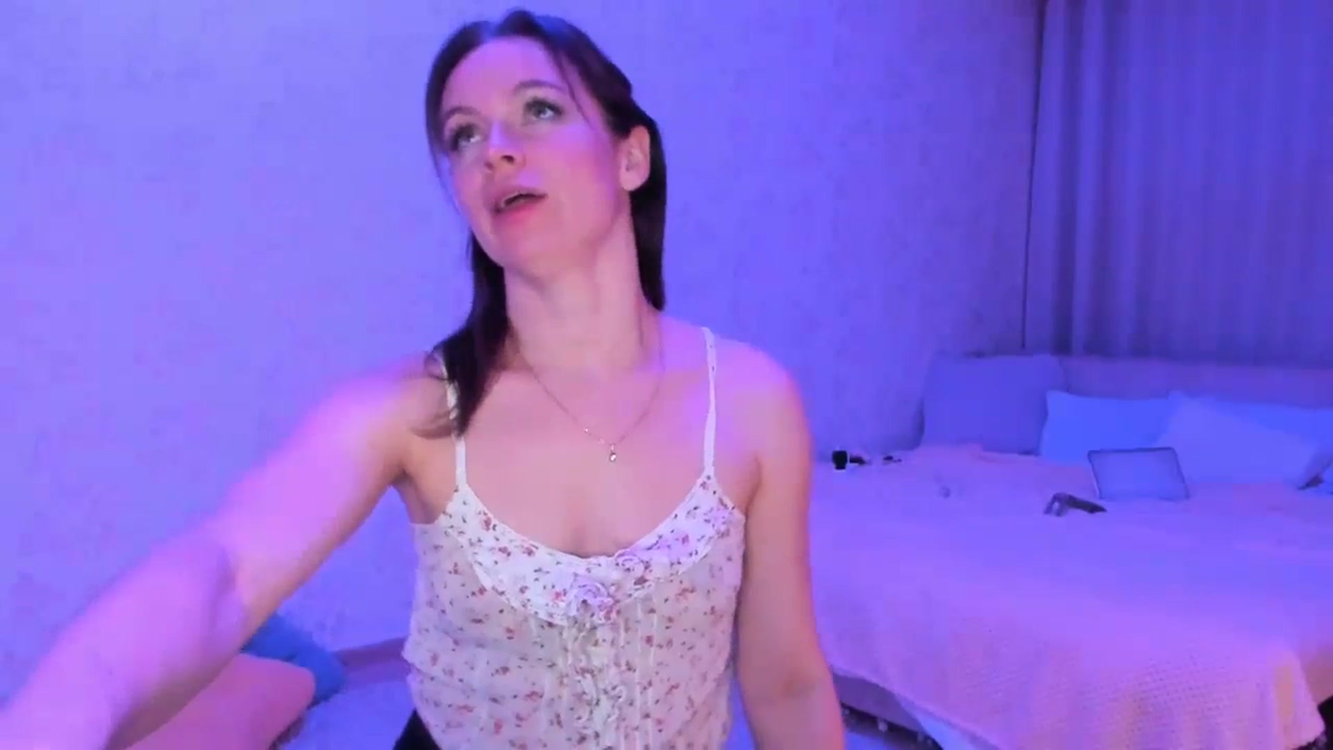 Gallery image thumbnail from SftMe's myfreecams stream on, 04/03/2024, 17:04 image 14 of 20