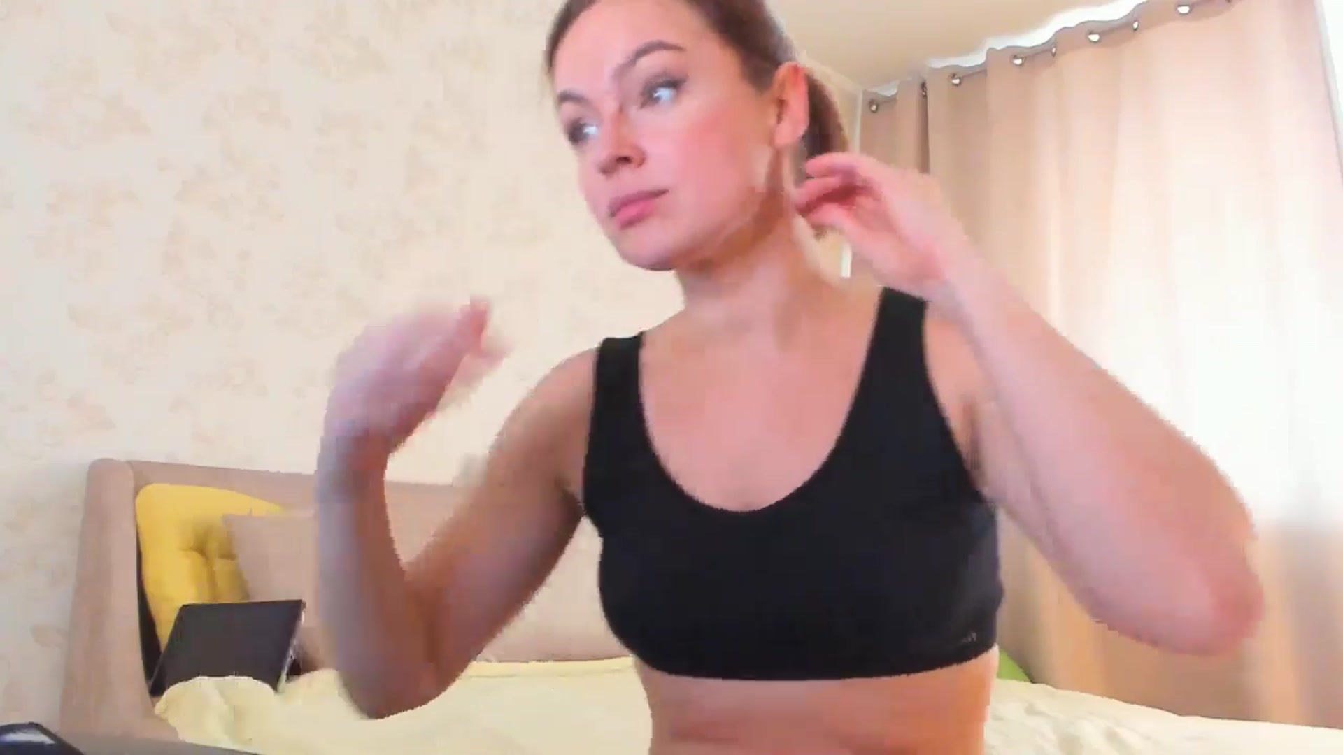 Gallery image thumbnail from SftMe's myfreecams stream on, 12/24/2025, 07:55 image 13 of 20