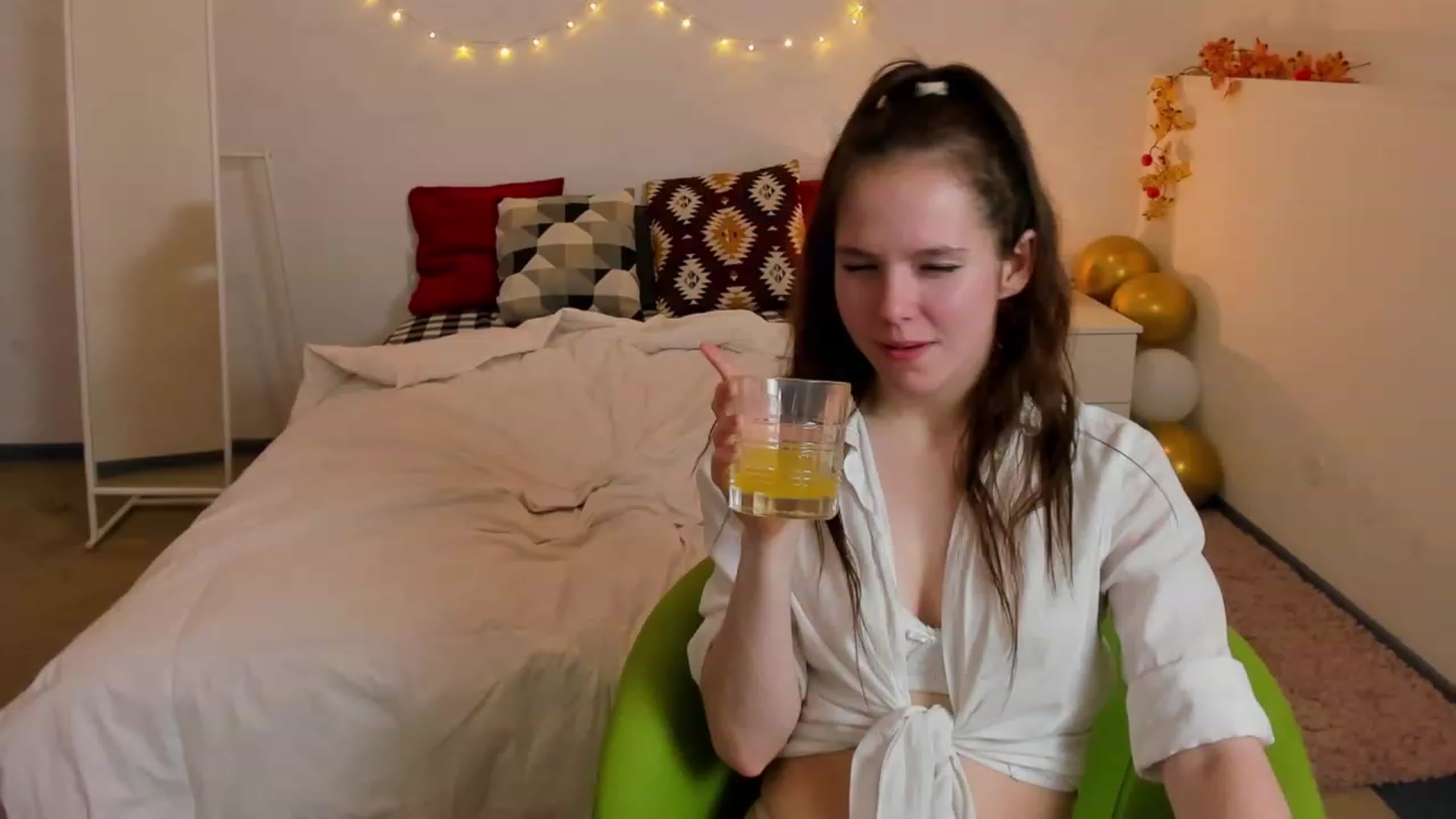 Gallery image thumbnail from Sh0wroom's myfreecams stream on, 12/03/2022, 22:48 image 12 of 20