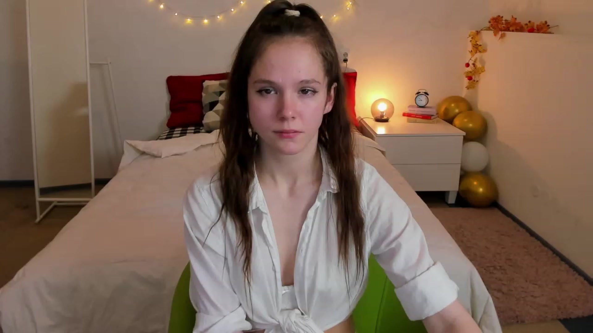 Gallery image thumbnail from Sh0wroom's myfreecams stream on, 12/03/2022, 22:48 image 18 of 20
