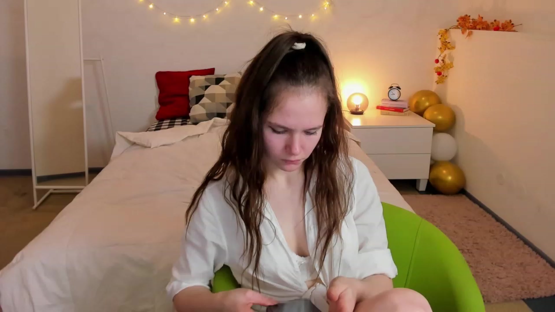 Gallery image thumbnail from Sh0wroom's myfreecams stream on, 12/03/2022, 22:48 image 13 of 20