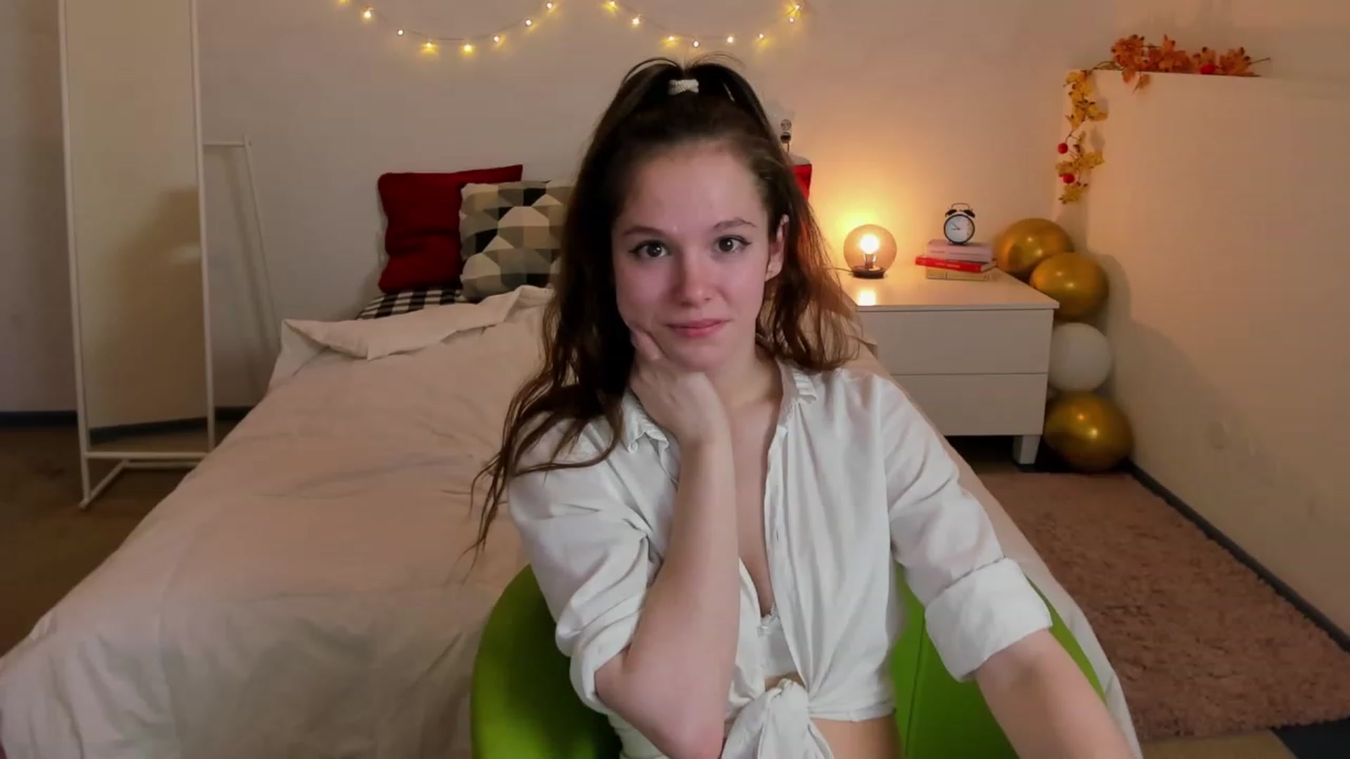 Gallery image thumbnail from Sh0wroom's myfreecams stream on, 12/03/2022, 22:48 image 11 of 20