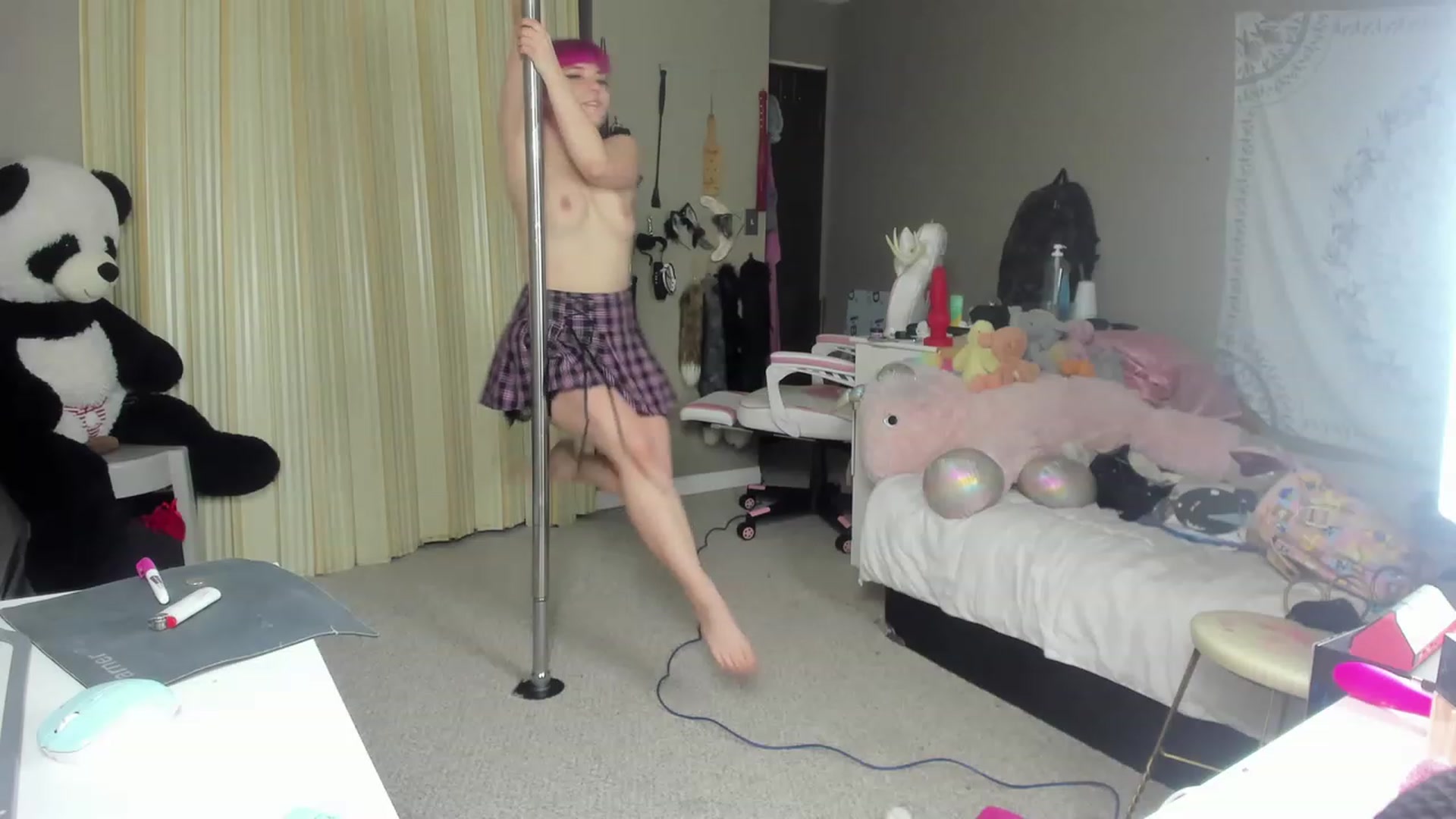 Gallery image thumbnail from ShaeSwan's myfreecams stream on, 01/02/2023, 01:40 image 4 of 20
