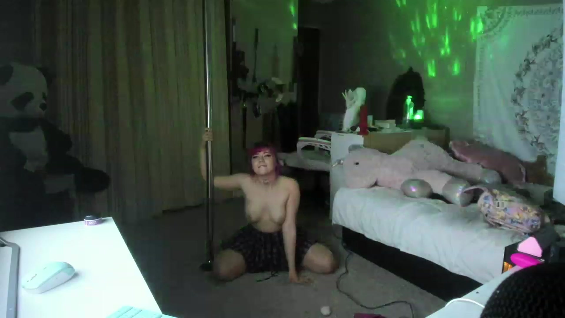Gallery image thumbnail from ShaeSwan's myfreecams stream on, 01/02/2023, 01:40 image 8 of 20