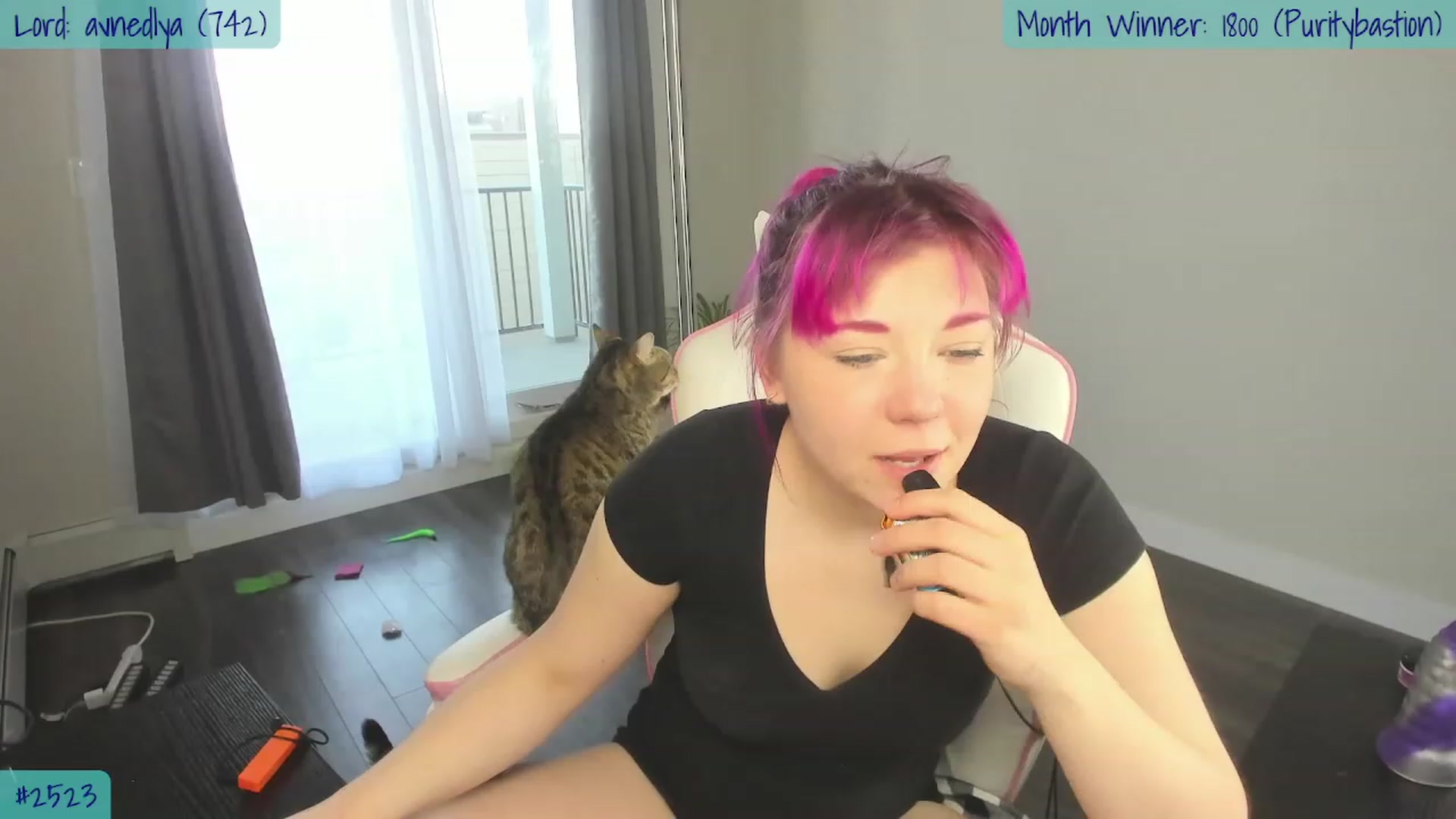Gallery image thumbnail from ShaeSwan's myfreecams stream on, 03/31/2023, 24:53 image 10 of 20