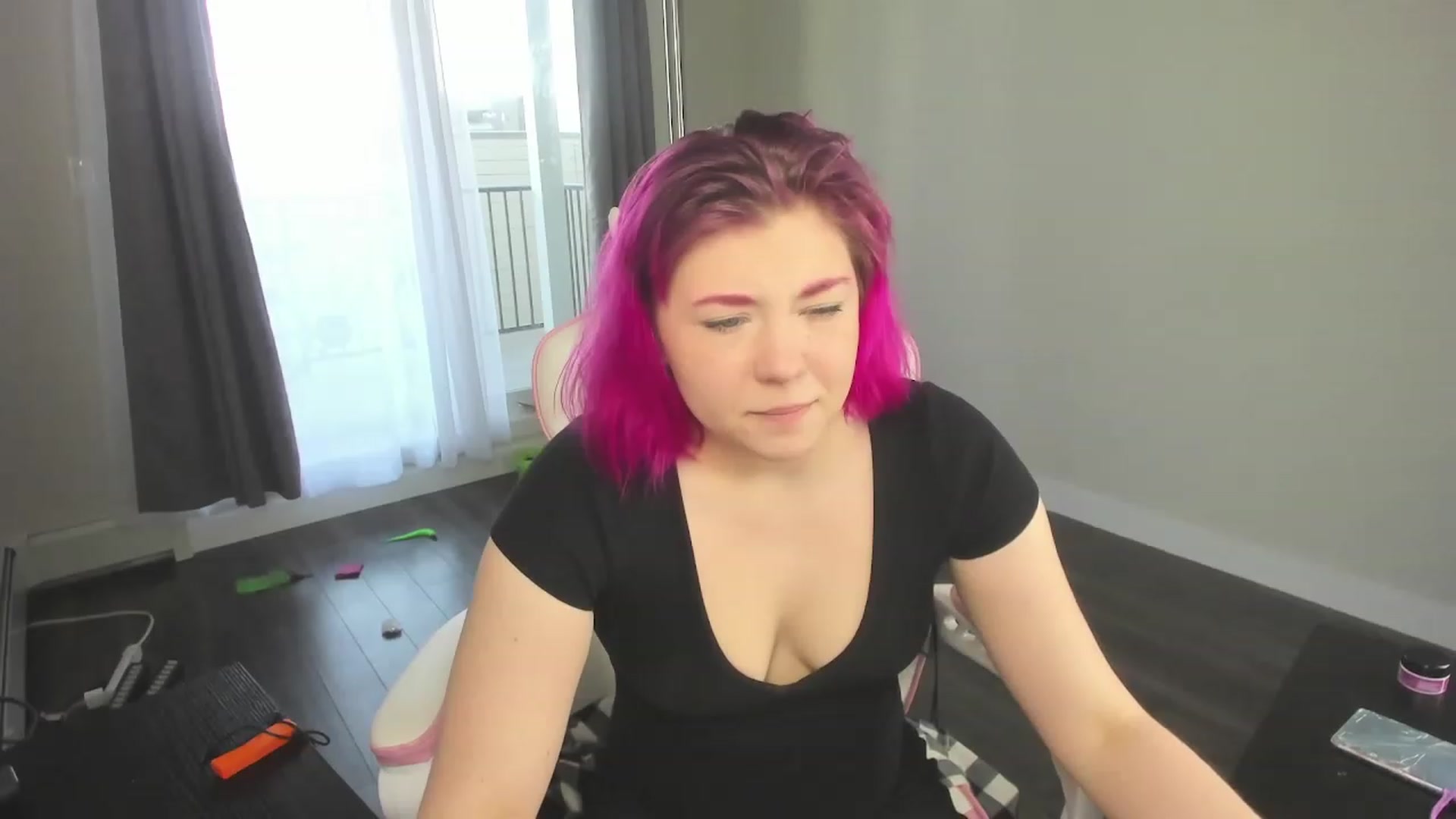 Gallery image thumbnail from ShaeSwan's myfreecams stream on, 03/31/2023, 24:53 image 1 of 20