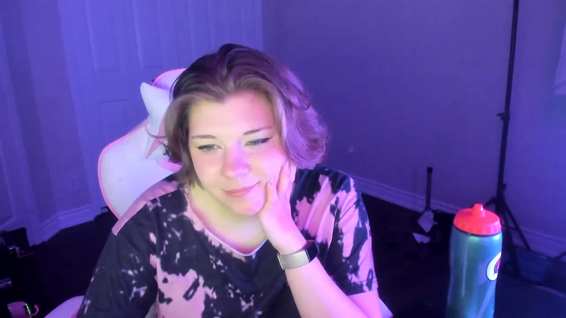 Gallery image thumbnail from ShaeSwan's myfreecams stream on, 03/22/2024, 02:40 image 19 of 20