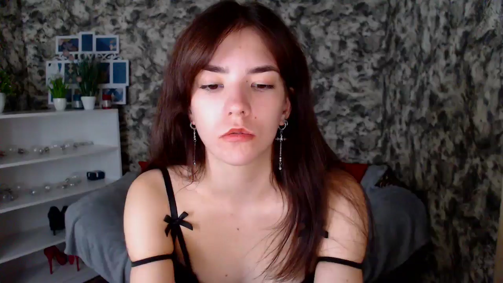 Gallery image thumbnail from Shalyka's myfreecams stream on, 09/01/2025, 15:17 image 8 of 20