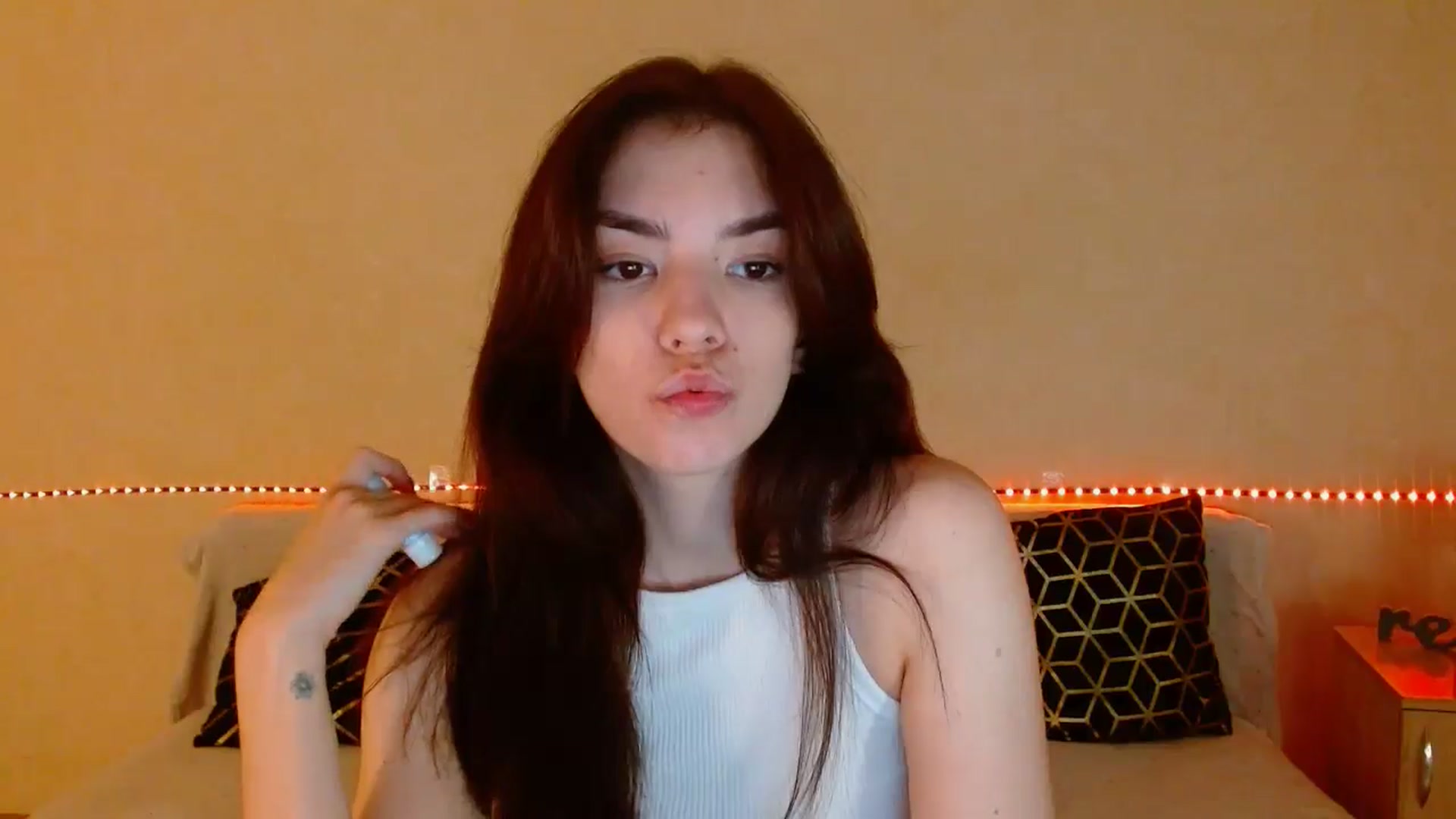Gallery image thumbnail from Shalyka's myfreecams stream on, 12/28/2025, 16:07 image 18 of 20