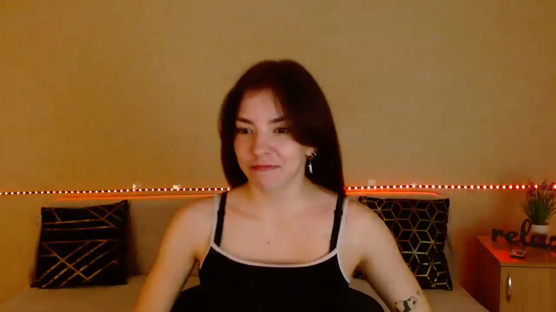 Gallery image thumbnail from Shalyka's myfreecams stream on, 12/29/2025, 16:23 image 13 of 20