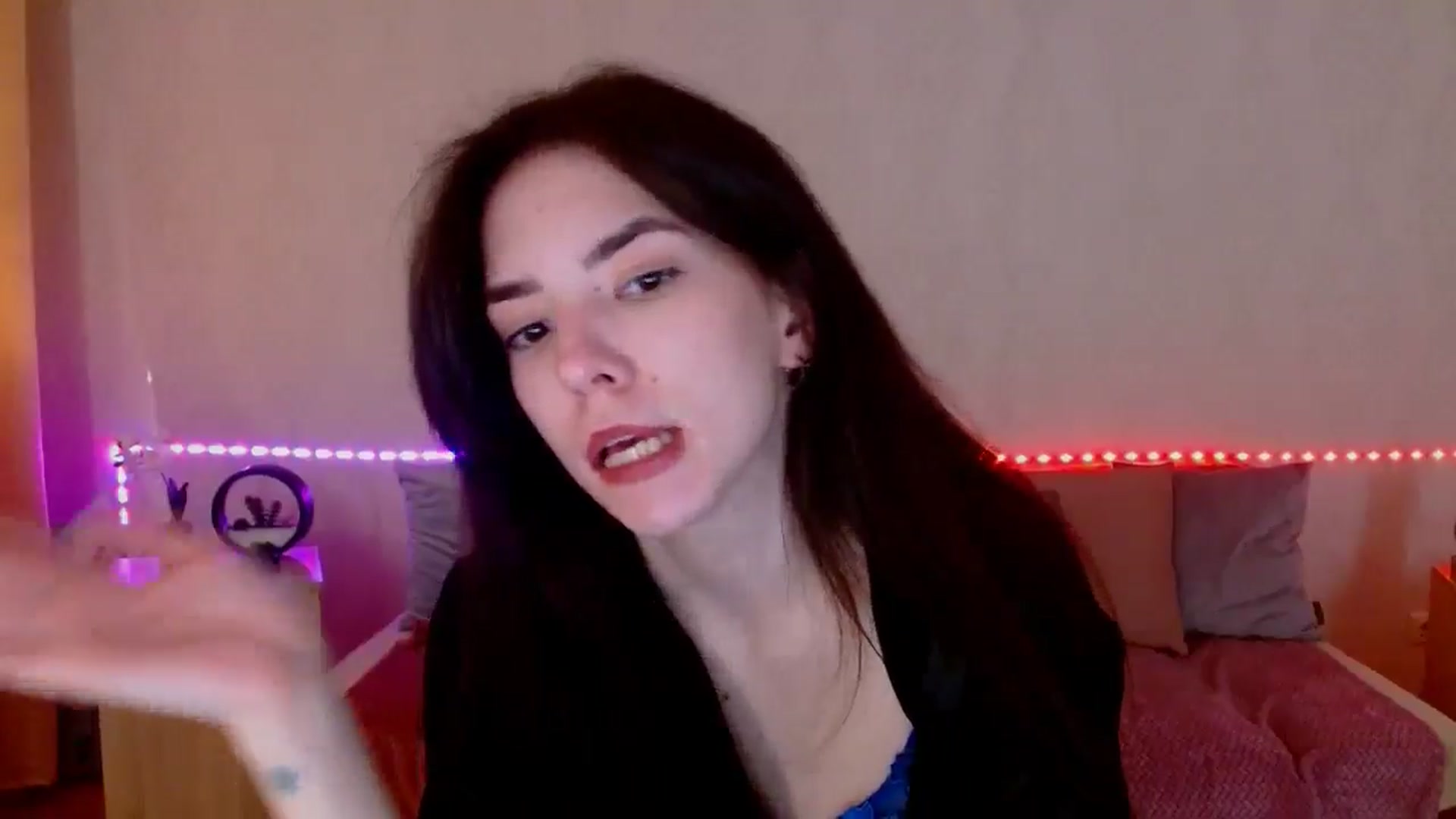 Gallery image thumbnail from Shalyka's myfreecams stream on, 03/22/2026, 16:25 image 11 of 20
