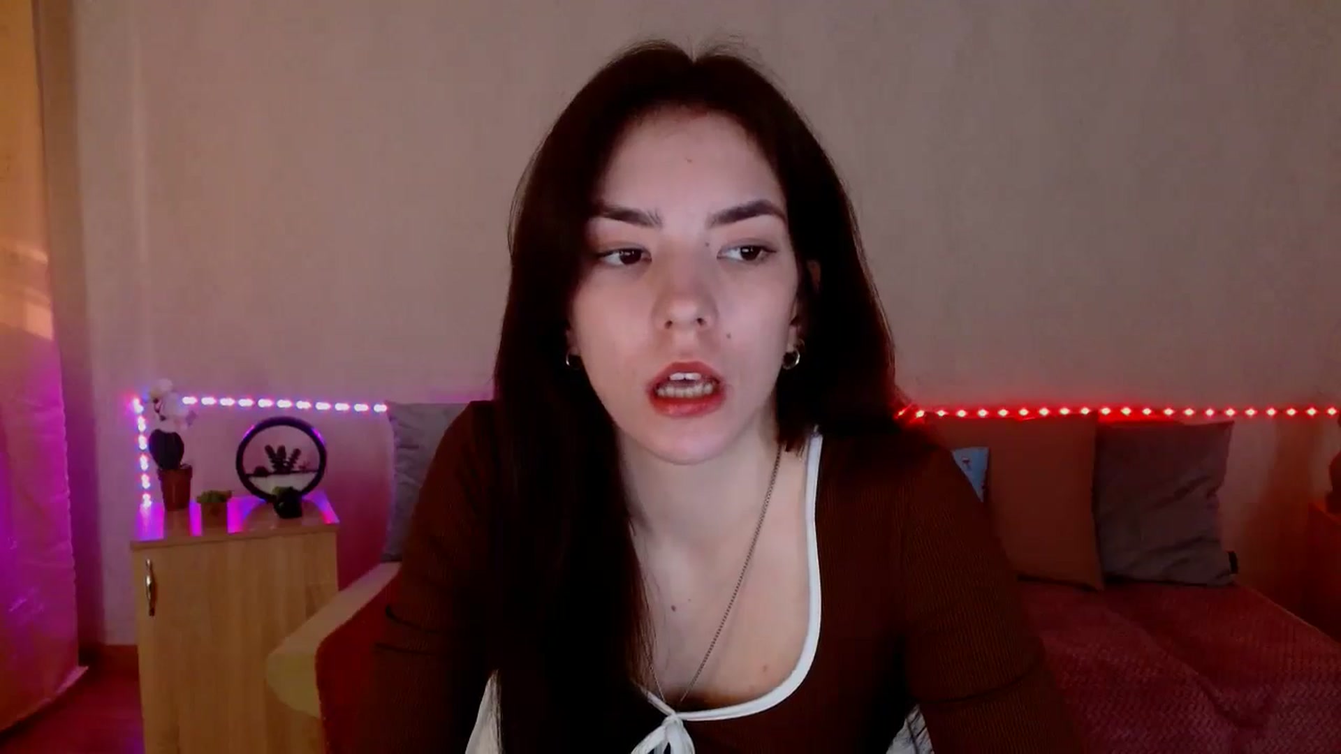 Gallery image thumbnail from Shalyka's myfreecams stream on, 03/31/2026, 14:39 image 18 of 20