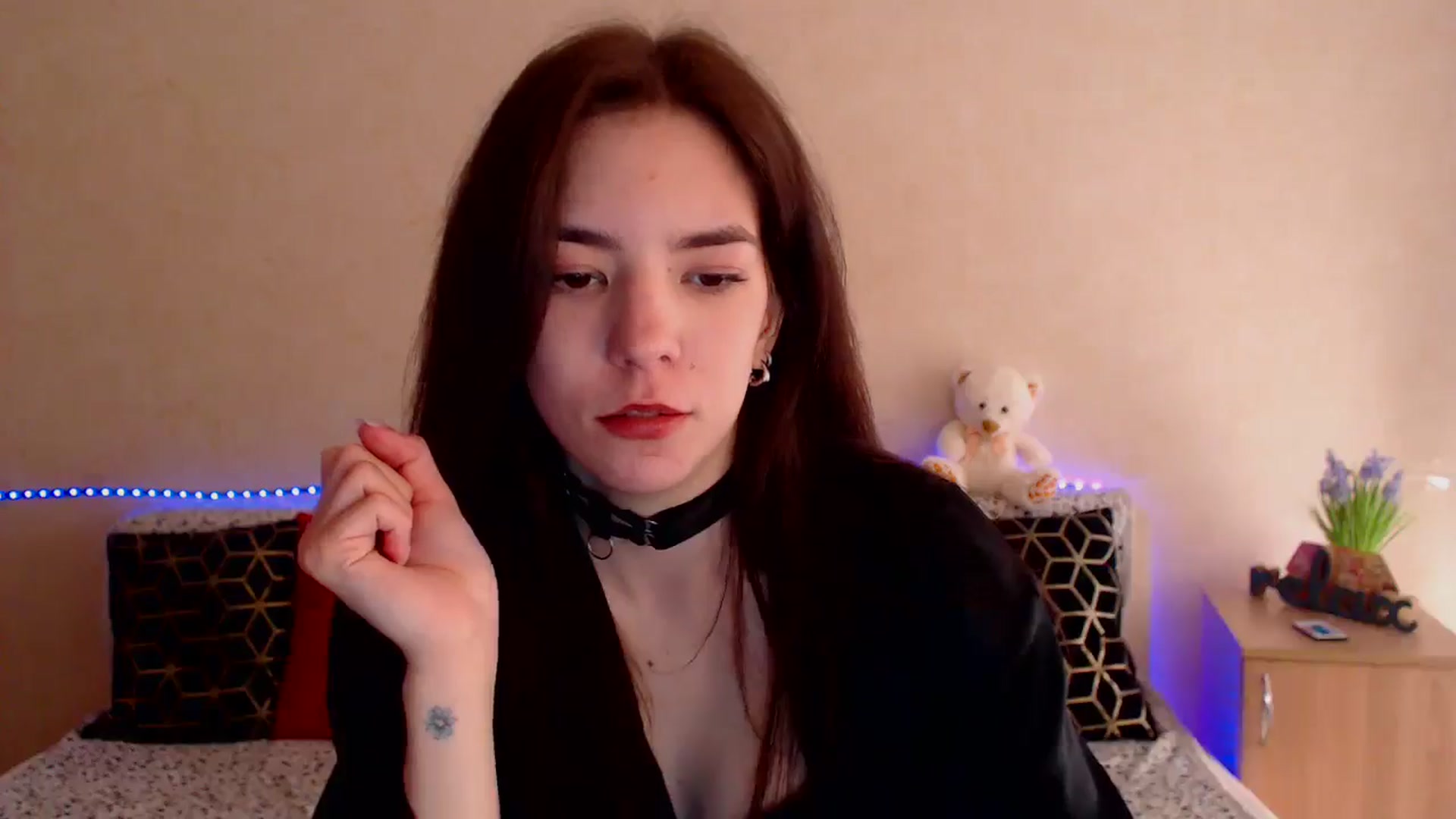 Gallery image thumbnail from Shalyka's myfreecams stream on, 05/02/2026, 12:51 image 18 of 20