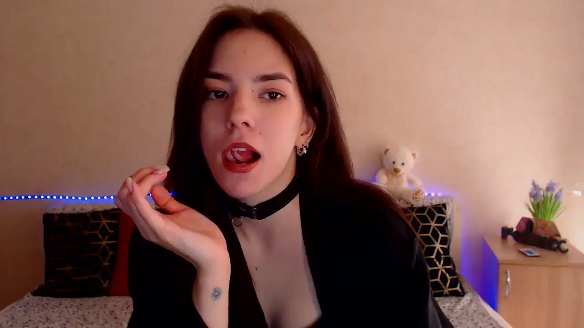 Gallery image thumbnail from Shalyka's myfreecams stream on, 05/02/2026, 12:51 image 15 of 20
