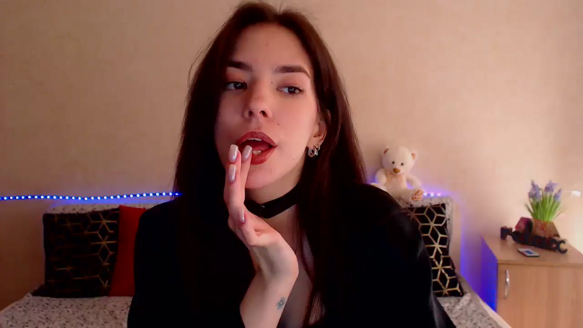 Gallery image thumbnail from Shalyka's myfreecams stream on, 05/02/2026, 12:51 image 17 of 20