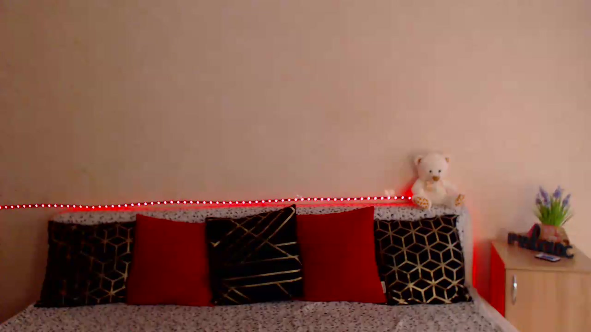Gallery image thumbnail from Shalyka's myfreecams stream on, 05/30/2026, 13:24 image 19 of 20