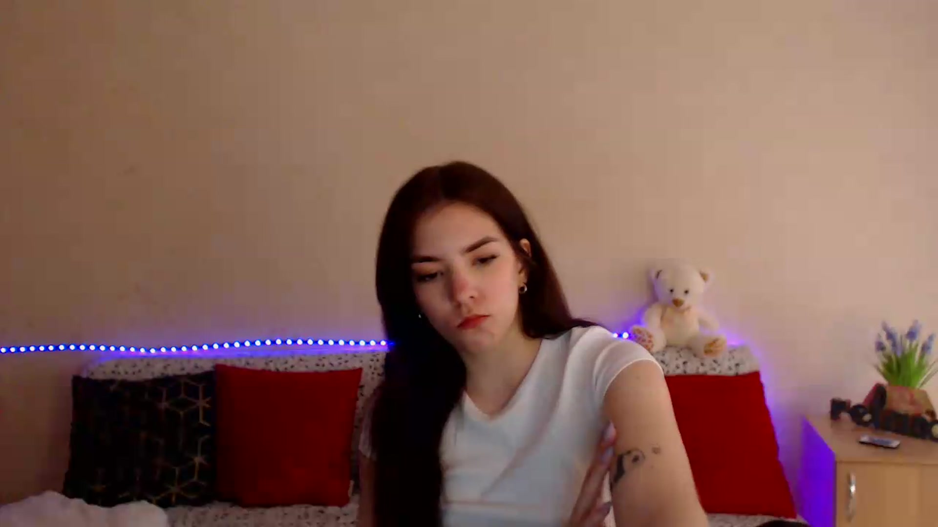 Gallery image thumbnail from Shalyka's myfreecams stream on, 06/05/2026, 13:29 image 6 of 20