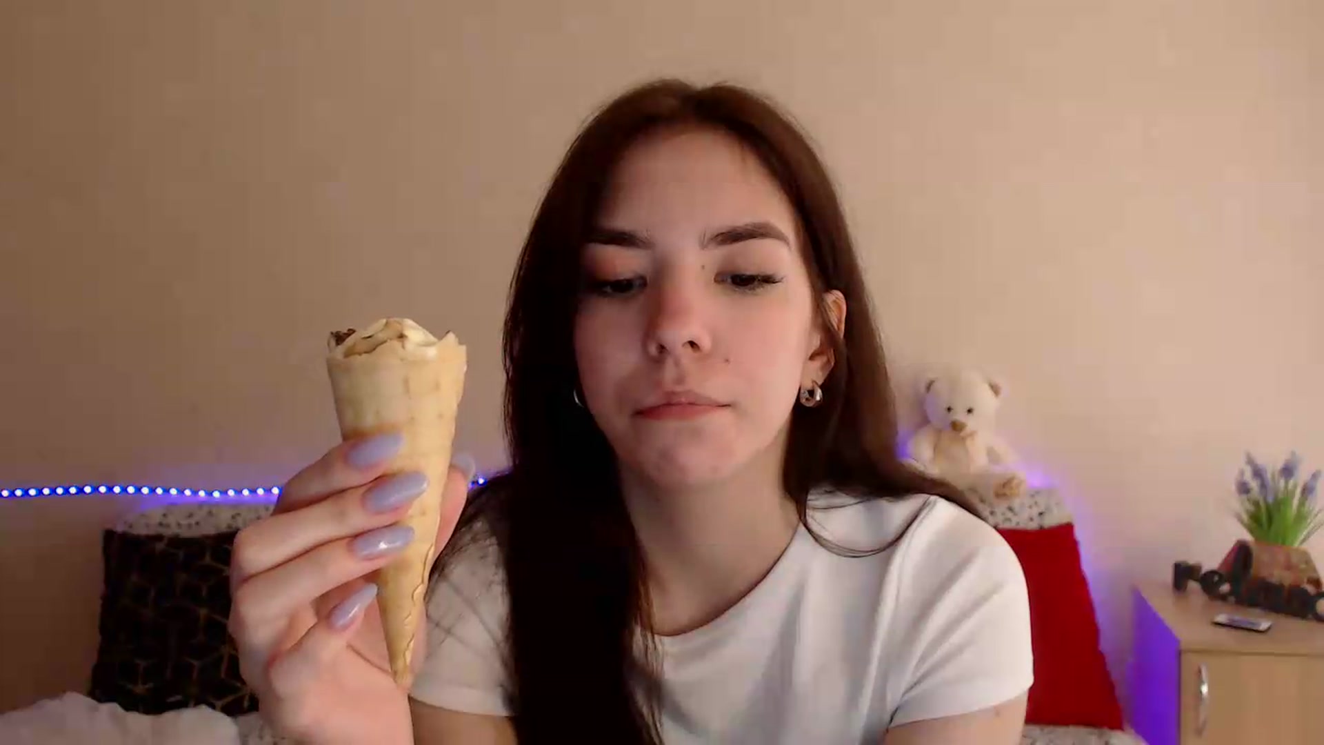 Gallery image thumbnail from Shalyka's myfreecams stream on, 06/05/2026, 13:29 image 2 of 20