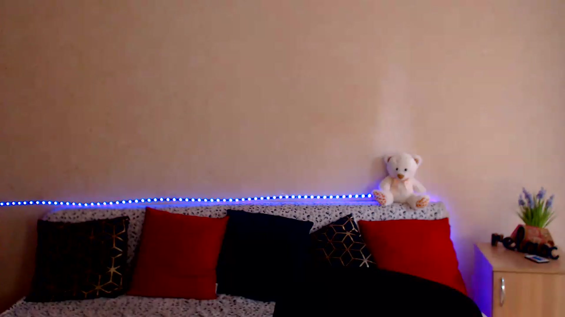 Gallery image thumbnail from Shalyka's myfreecams stream on, 06/06/2026, 14:01 image 14 of 20