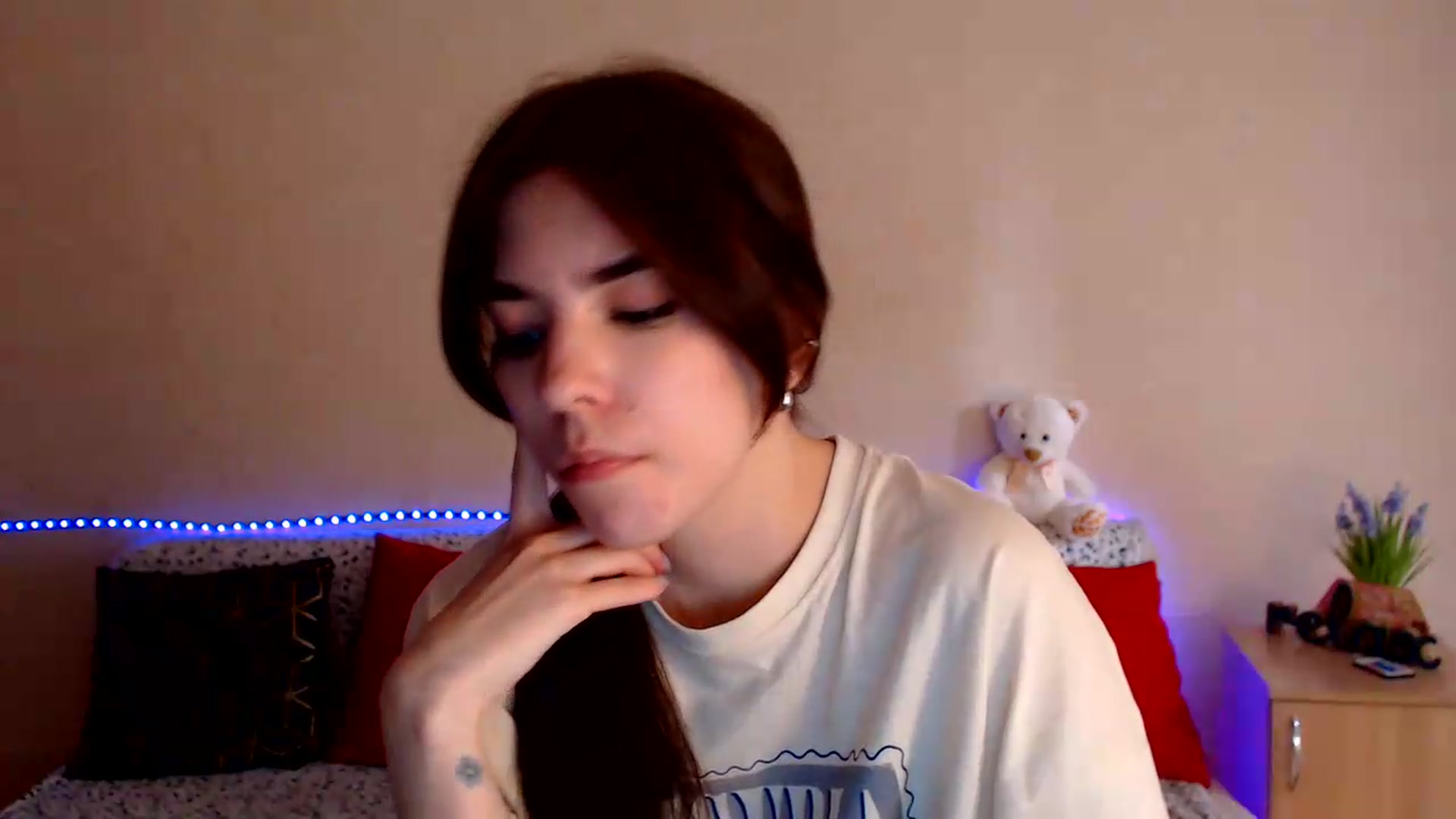 Gallery image thumbnail from Shalyka's myfreecams stream on, 06/06/2026, 14:01 image 12 of 20