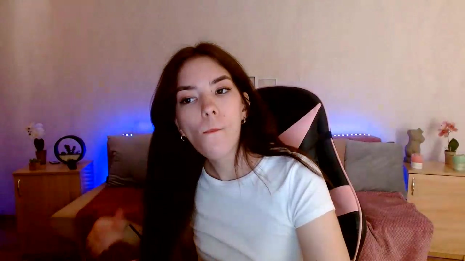 Gallery image thumbnail from Shalyka's myfreecams stream on, 06/16/2026, 10:16 image 13 of 20