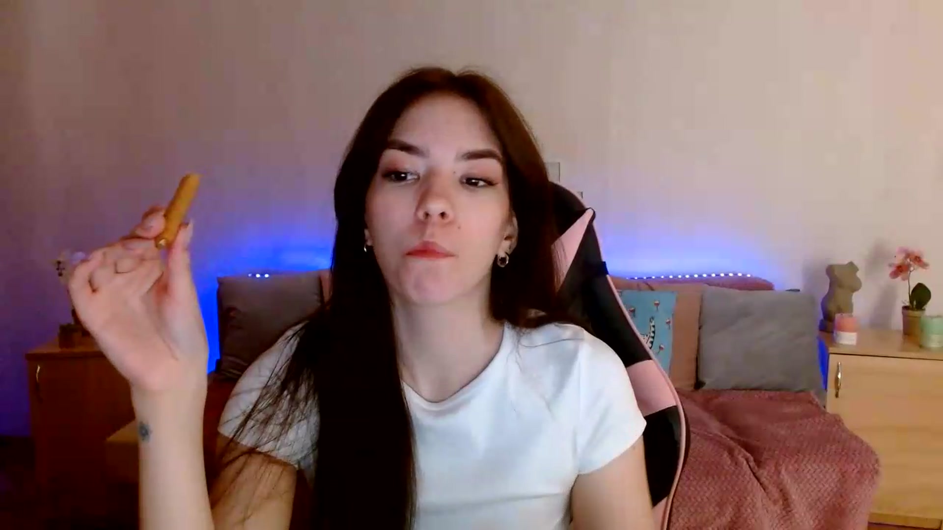 Gallery image thumbnail from Shalyka's myfreecams stream on, 06/16/2026, 10:16 image 5 of 20