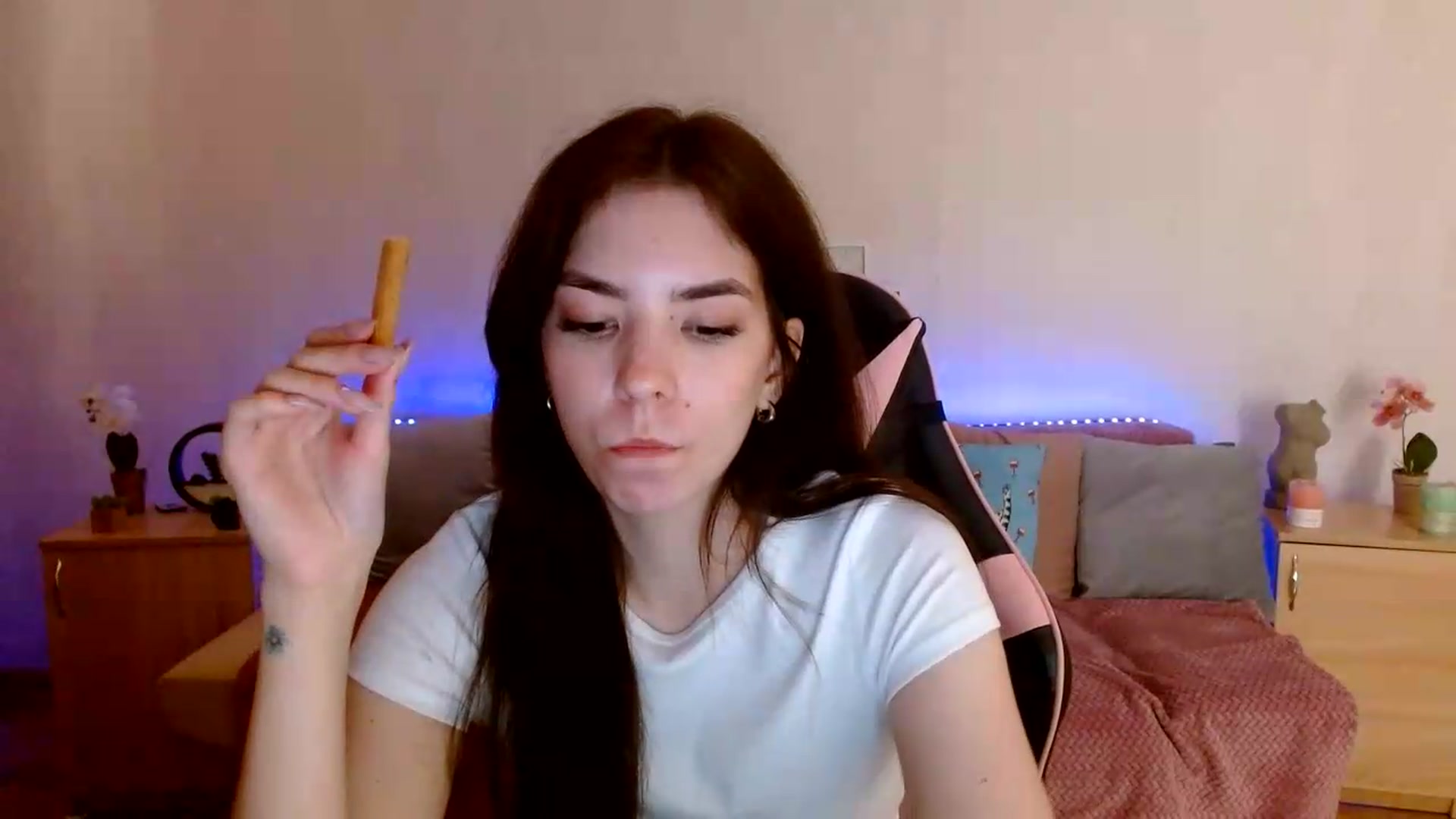 Gallery image thumbnail from Shalyka's myfreecams stream on, 06/16/2026, 10:16 image 11 of 20
