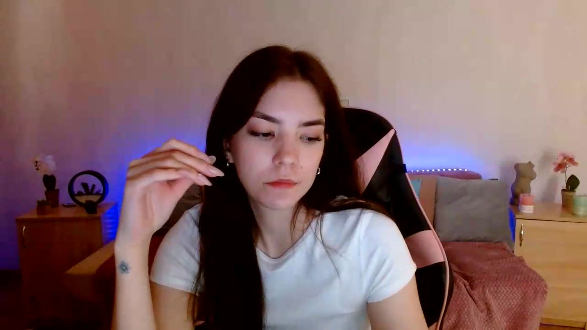 Gallery image thumbnail from Shalyka's myfreecams stream on, 06/16/2026, 10:16 image 10 of 20