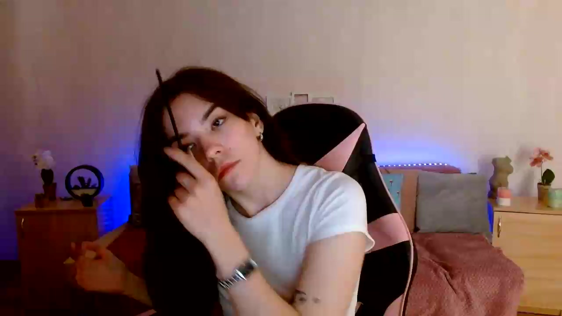 Gallery image thumbnail from Shalyka's myfreecams stream on, 06/16/2026, 10:16 image 3 of 20