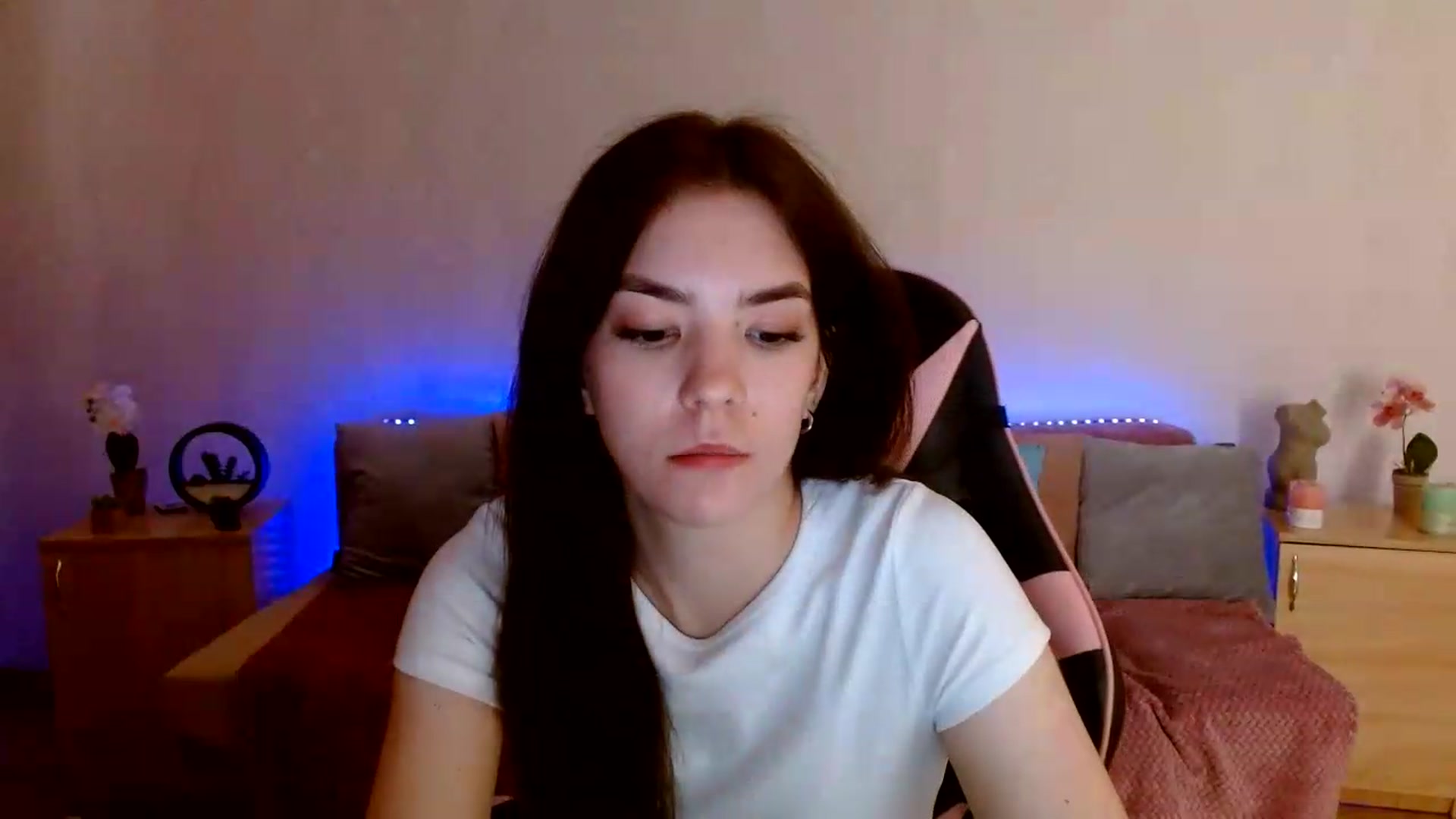 Gallery image thumbnail from Shalyka's myfreecams stream on, 06/16/2026, 10:16 image 18 of 20