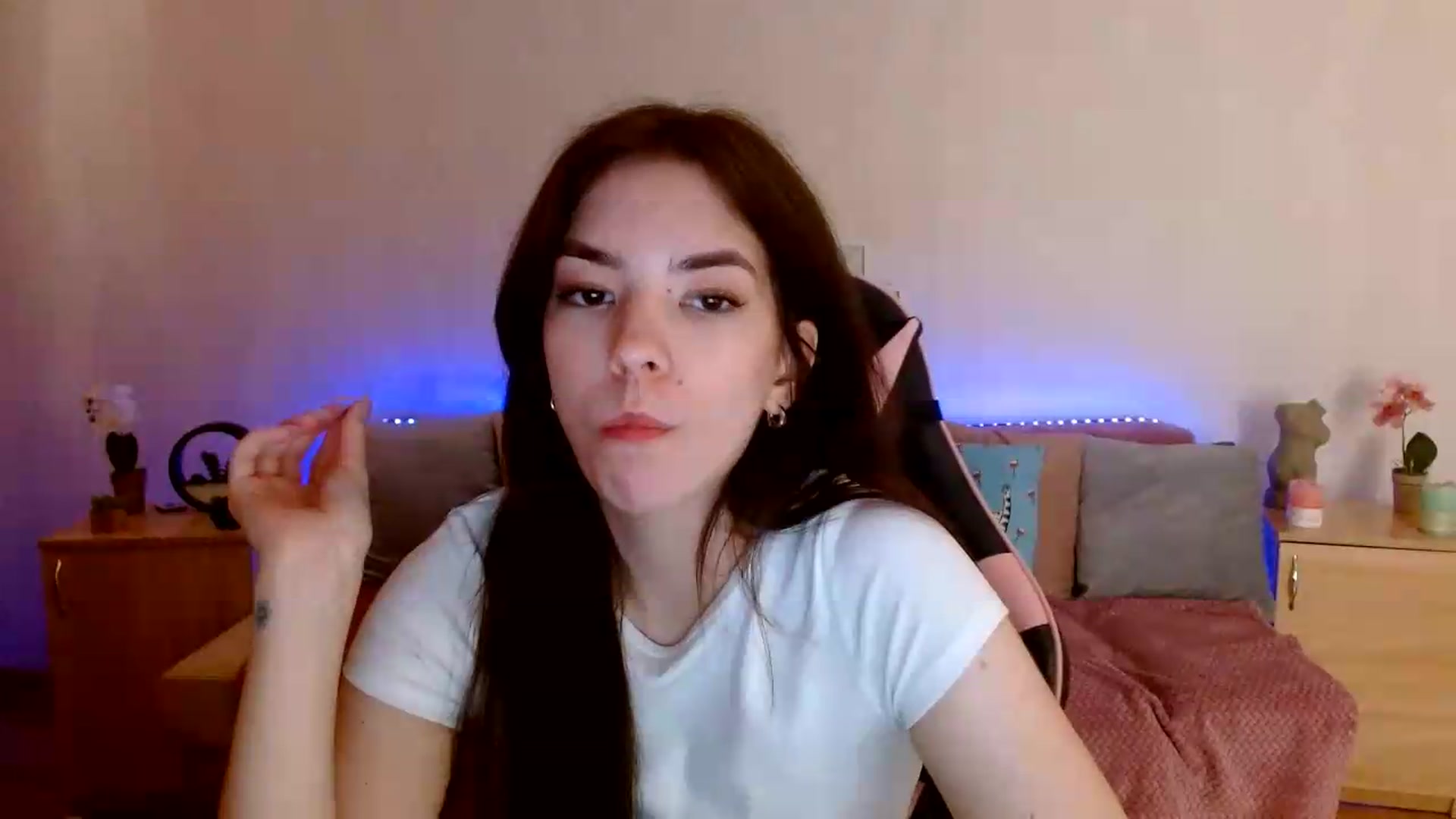Gallery image thumbnail from Shalyka's myfreecams stream on, 06/16/2026, 10:16 image 12 of 20