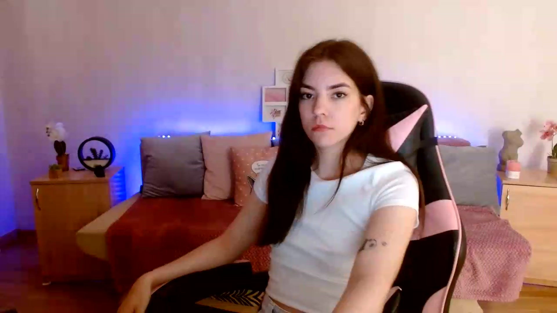 Gallery image thumbnail from Shalyka's myfreecams stream on, 06/16/2026, 14:44 image 4 of 20