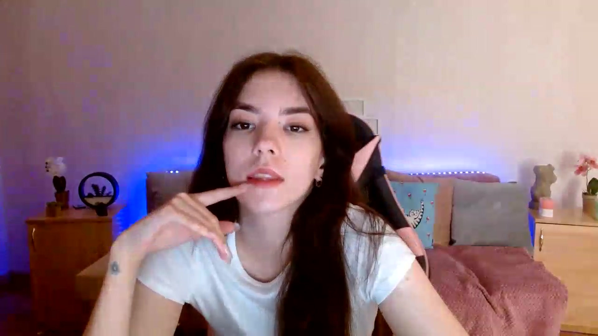 Gallery image thumbnail from Shalyka's myfreecams stream on, 06/16/2026, 14:44 image 13 of 20