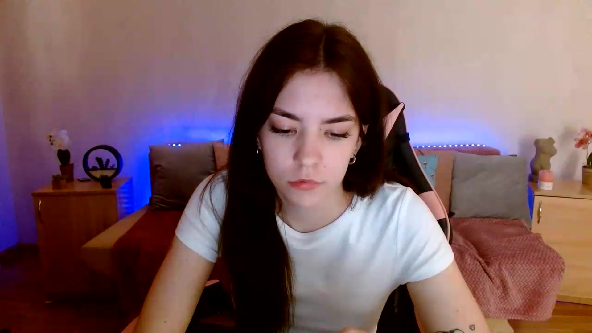 Gallery image thumbnail from Shalyka's myfreecams stream on, 06/16/2026, 14:44 image 3 of 20