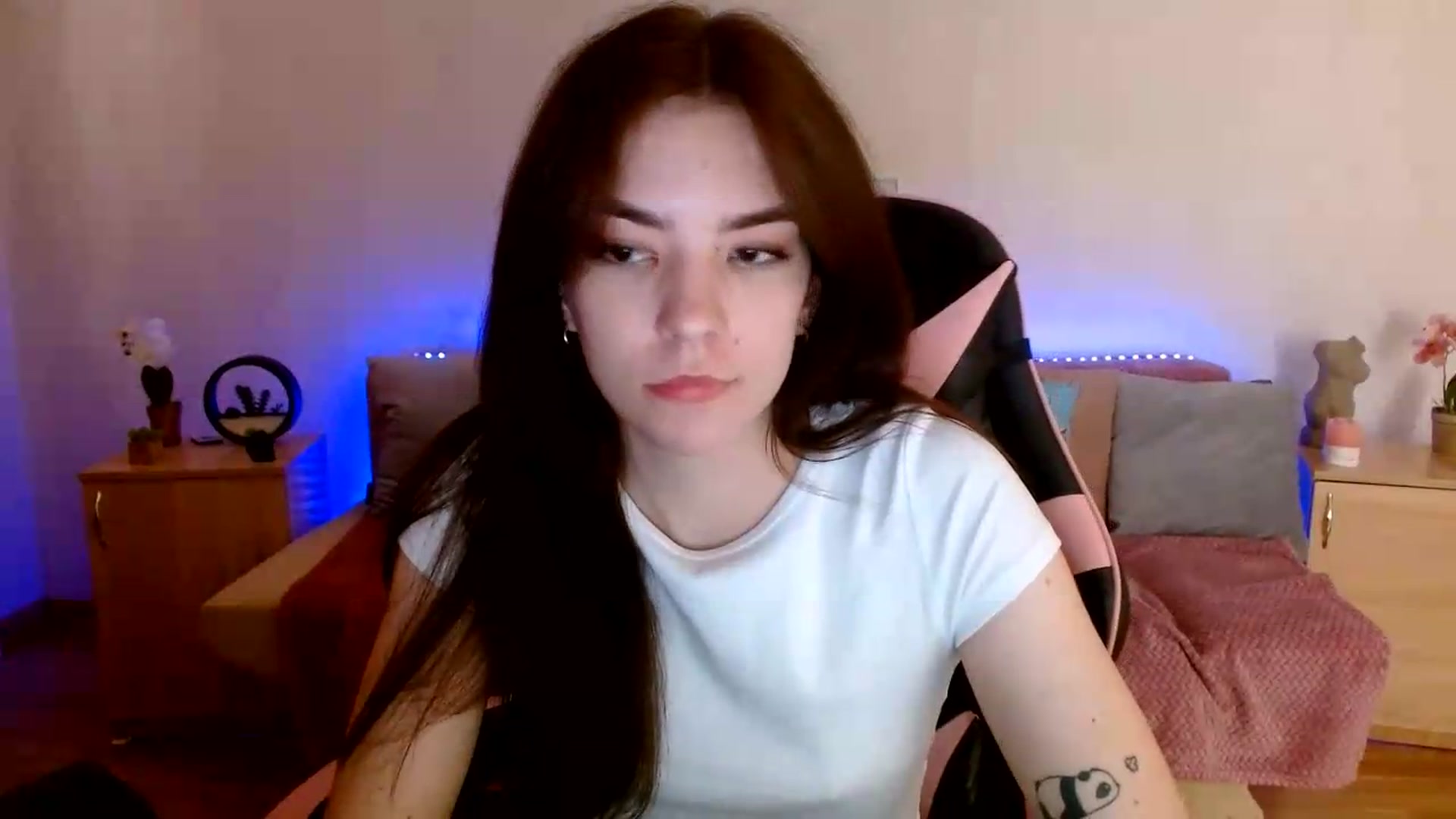 Gallery image thumbnail from Shalyka's myfreecams stream on, 06/16/2026, 14:44 image 5 of 20