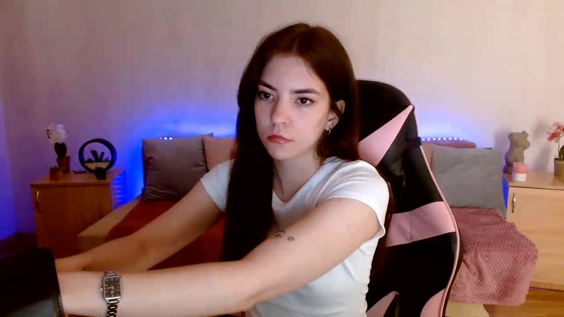 Gallery image thumbnail from Shalyka's myfreecams stream on, 06/16/2026, 14:44 image 6 of 20