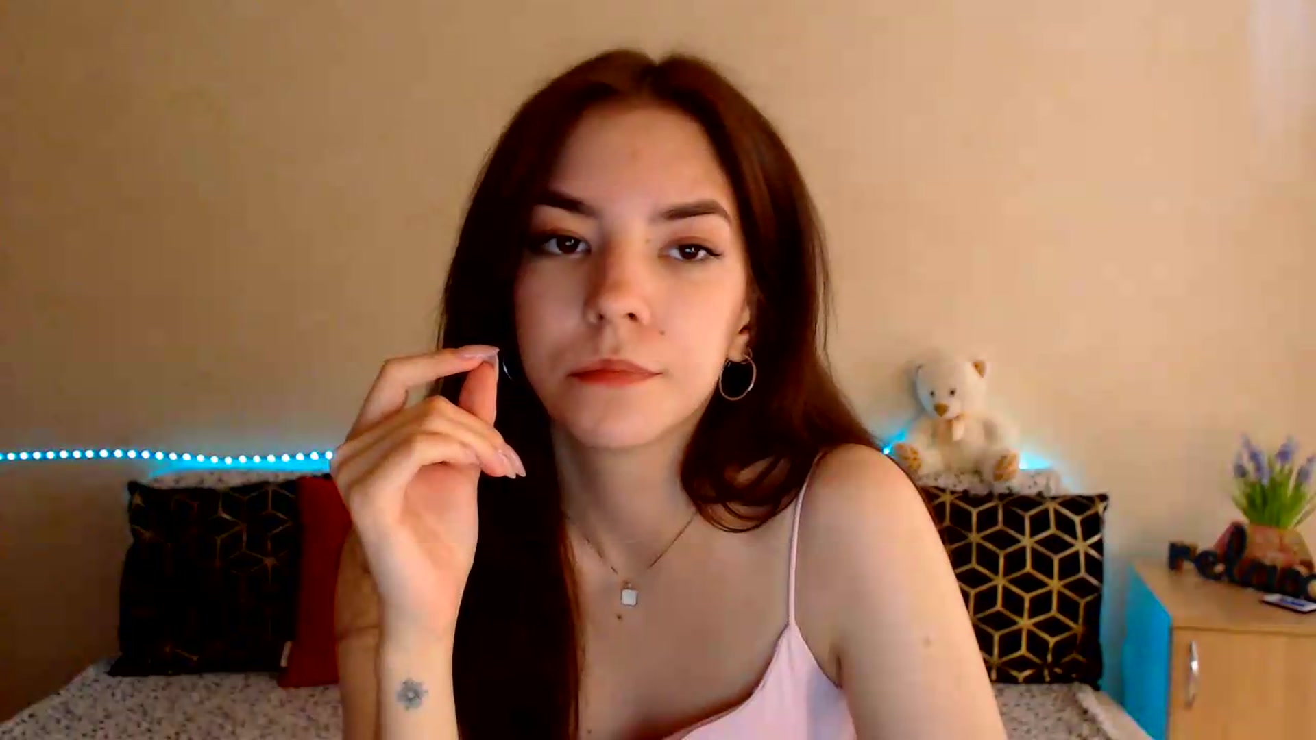 Gallery image thumbnail from Shalyka's myfreecams stream on, 06/19/2026, 11:56 image 8 of 20