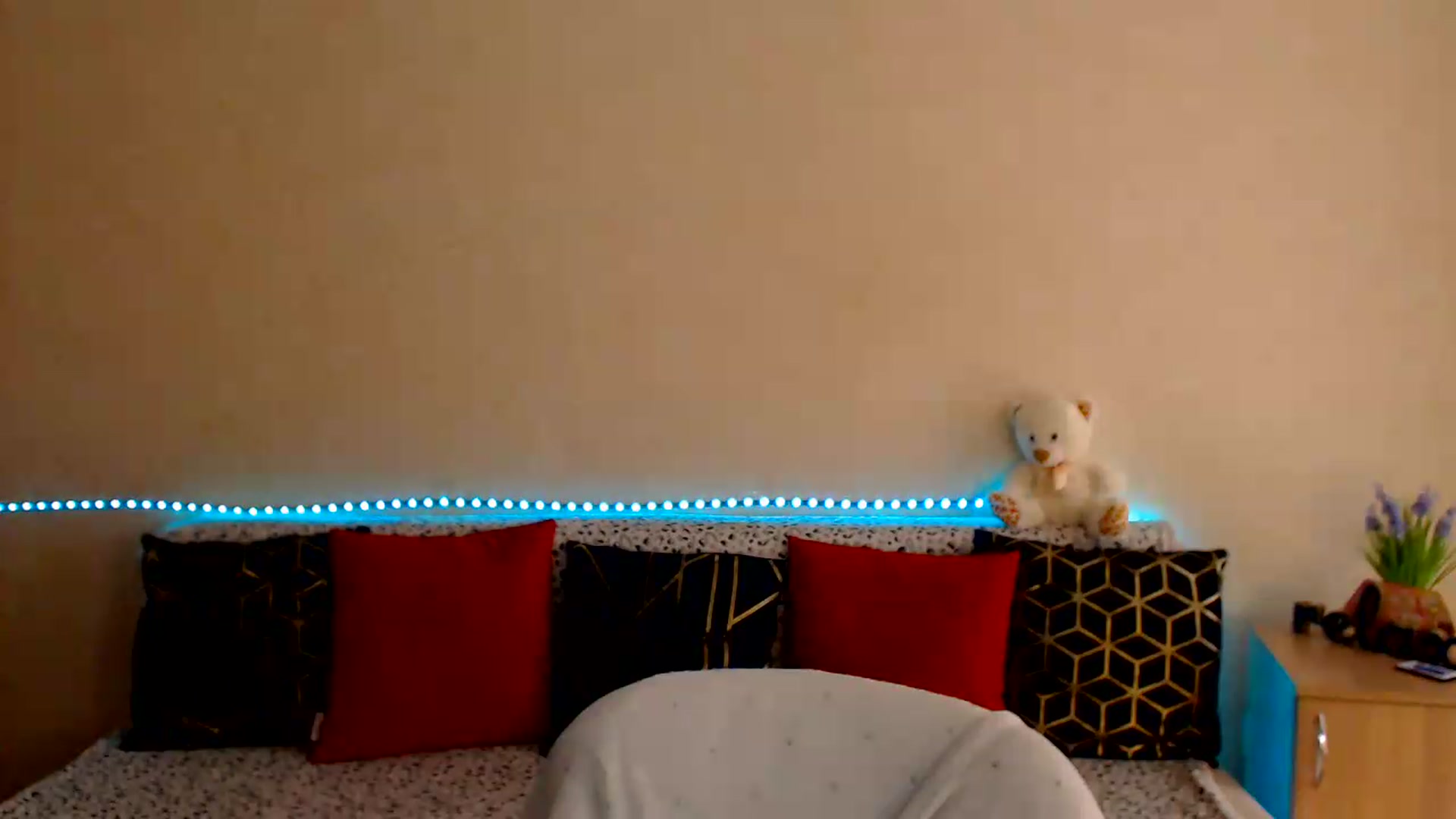 Gallery image thumbnail from Shalyka's myfreecams stream on, 06/19/2026, 11:56 image 12 of 20