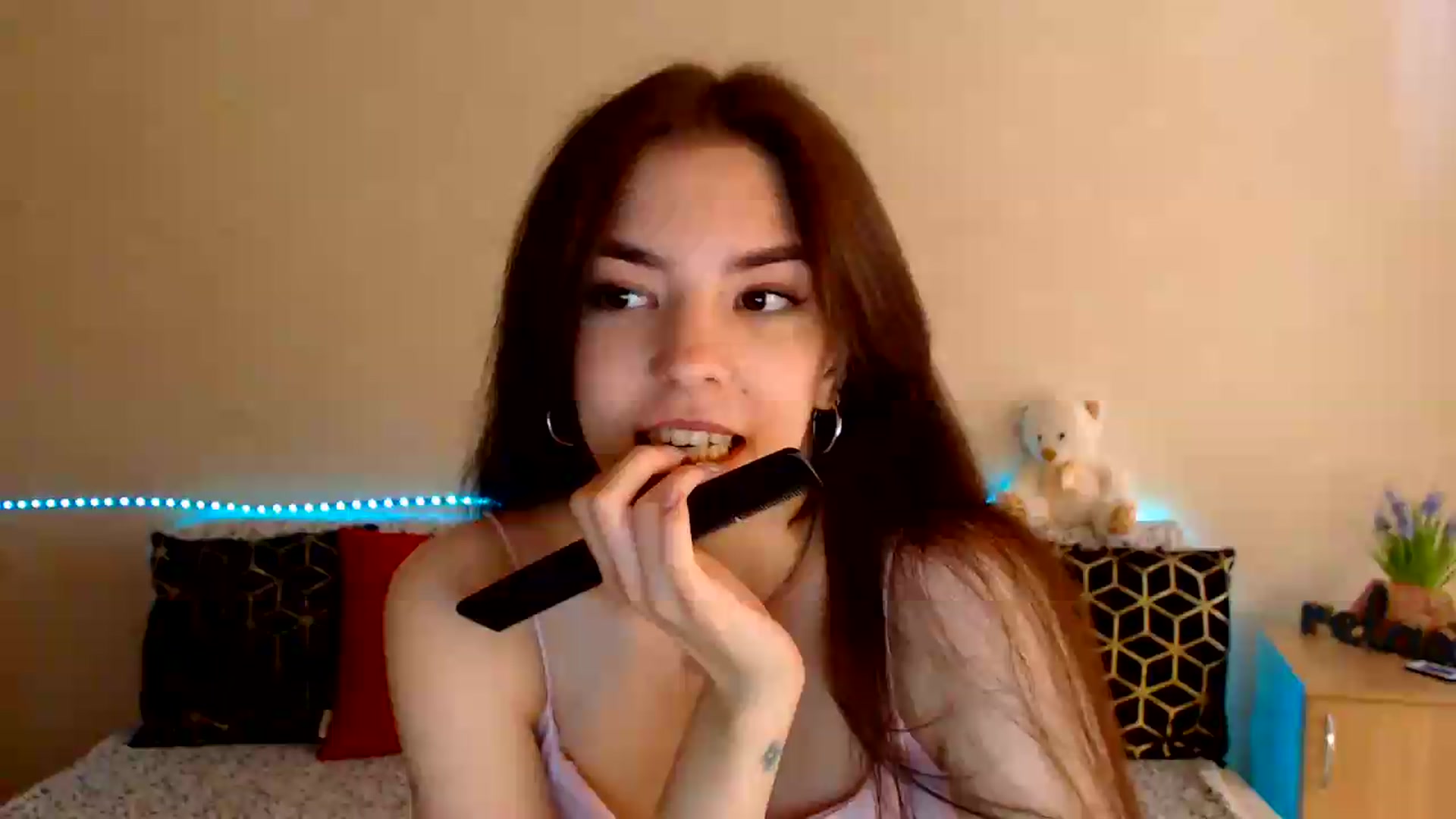 Gallery image thumbnail from Shalyka's myfreecams stream on, 06/19/2026, 11:56 image 5 of 20