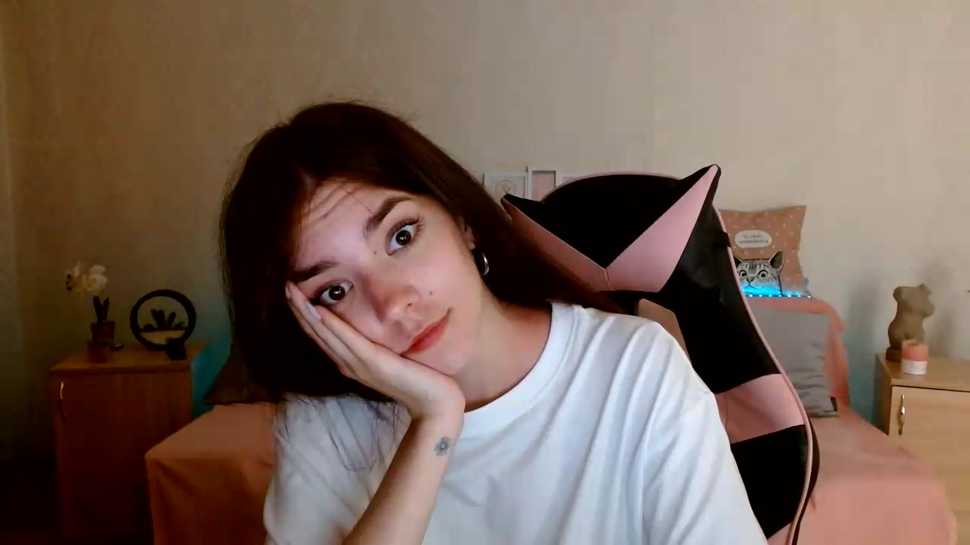 Gallery image thumbnail from Shalyka's myfreecams stream on, 06/30/2026, 15:17 image 18 of 20