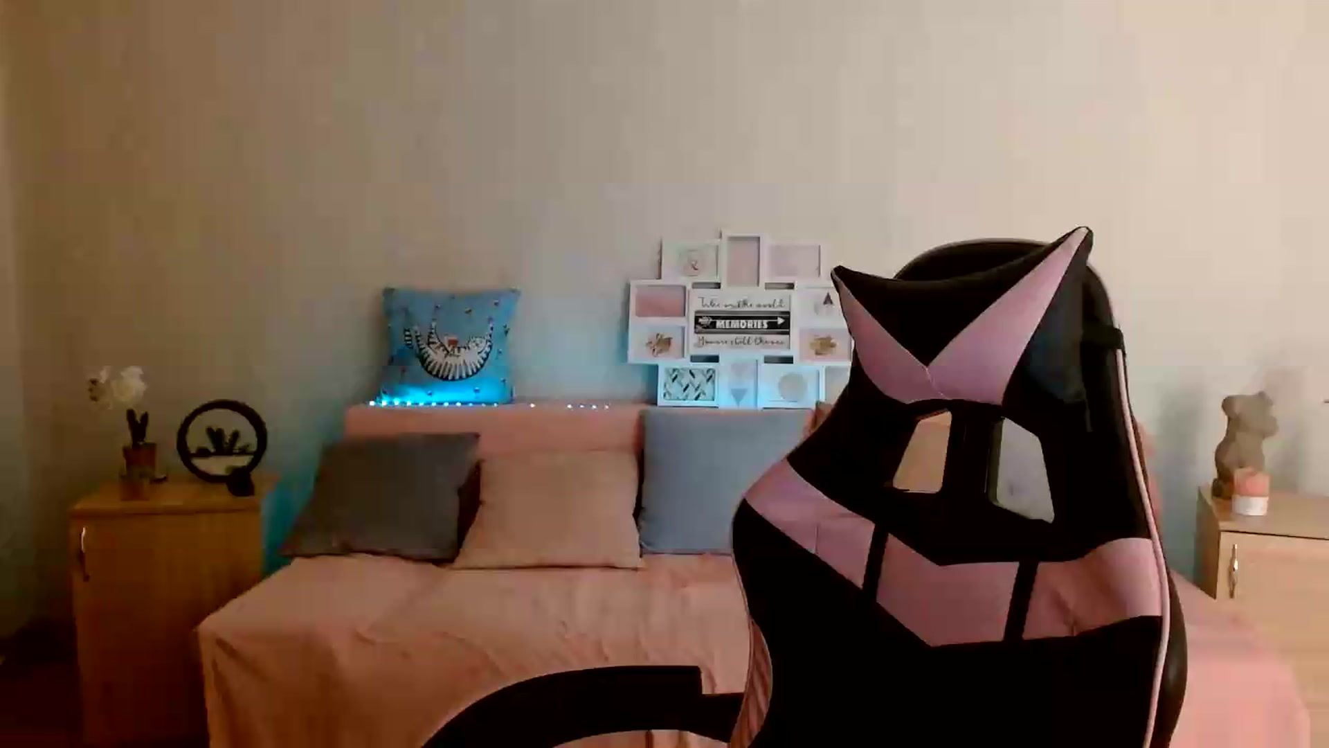 Gallery image thumbnail from Shalyka's myfreecams stream on, 06/30/2026, 15:17 image 1 of 20