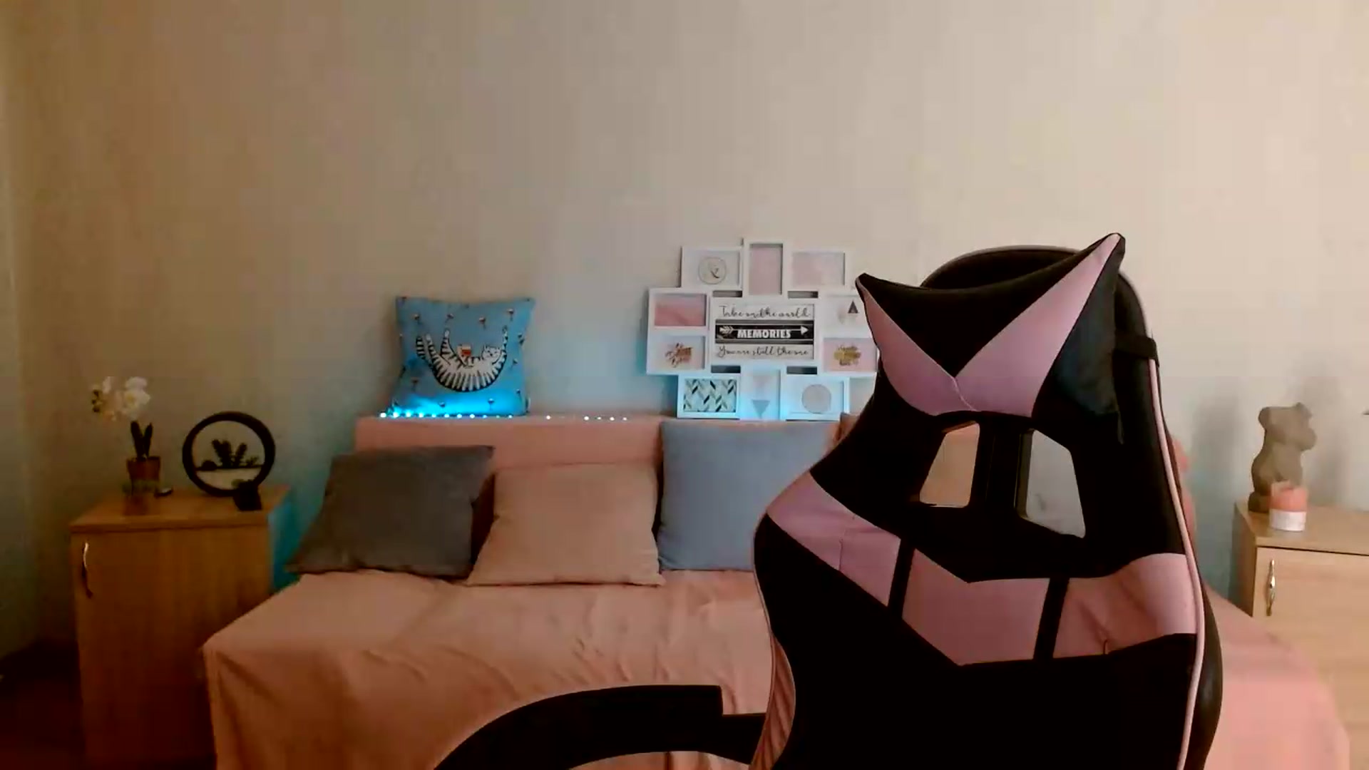 Gallery image thumbnail from Shalyka's myfreecams stream on, 06/30/2026, 15:17 image 2 of 20
