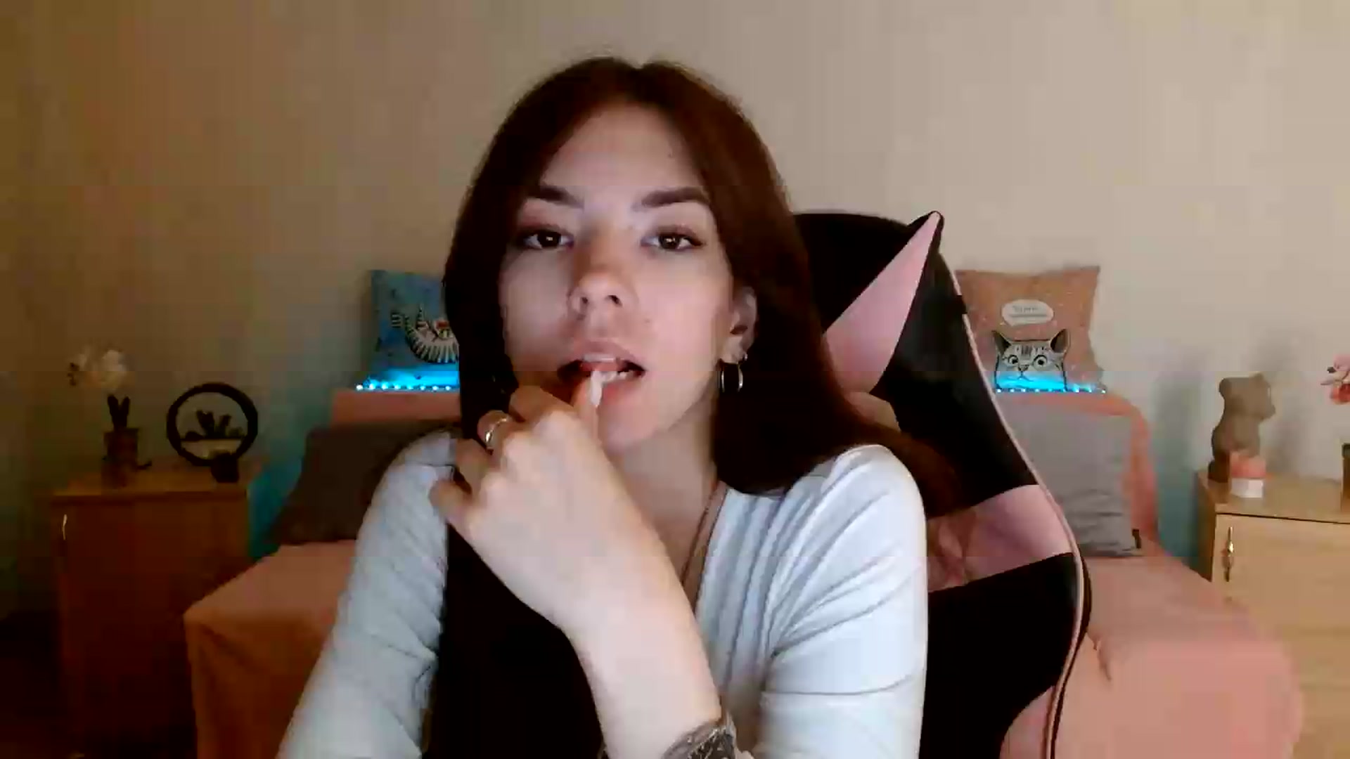 Gallery image thumbnail from Shalyka's myfreecams stream on, 07/01/2026, 13:12 image 16 of 20