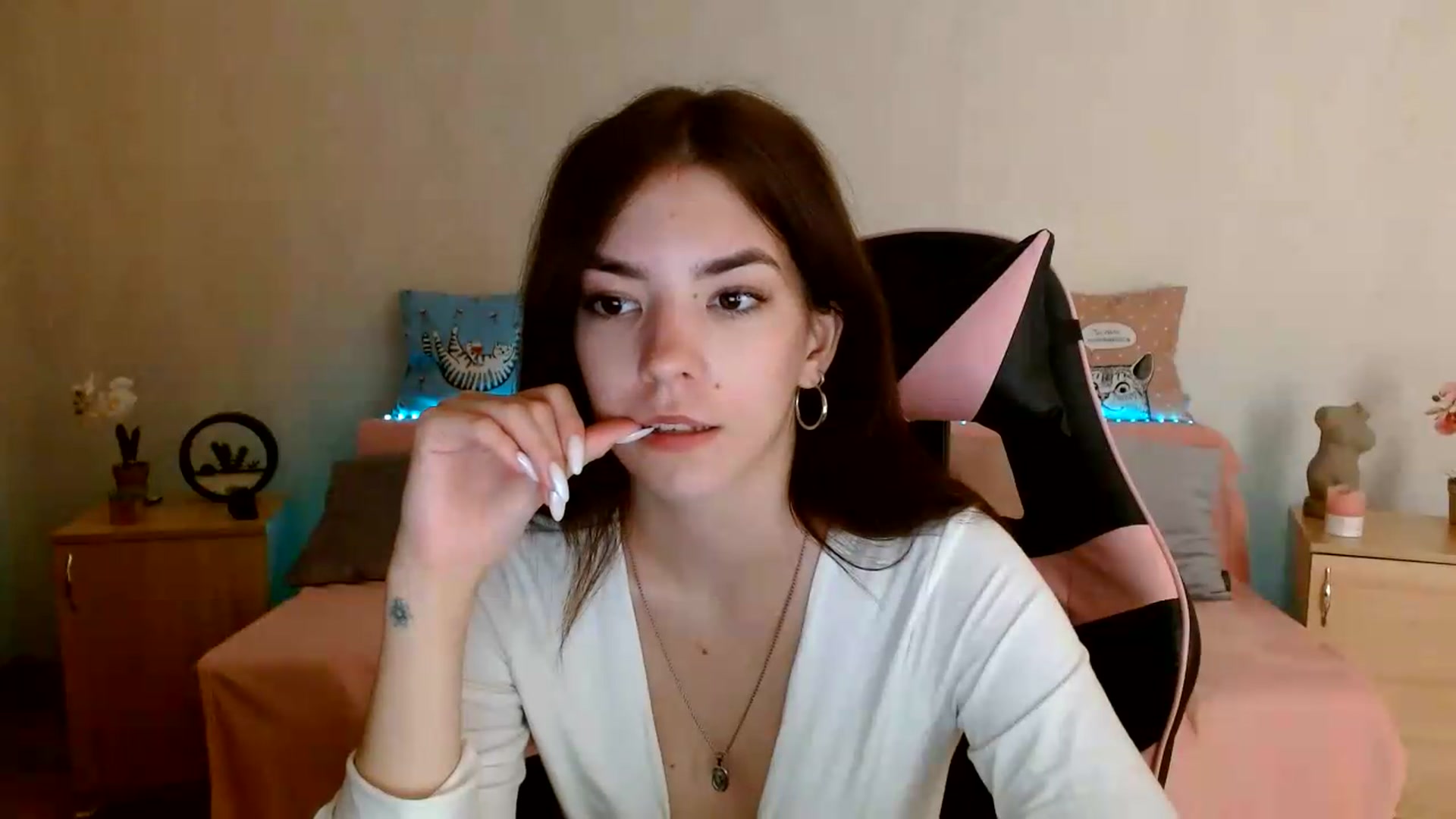 Gallery image thumbnail from Shalyka's myfreecams stream on, 07/01/2026, 13:12 image 14 of 20