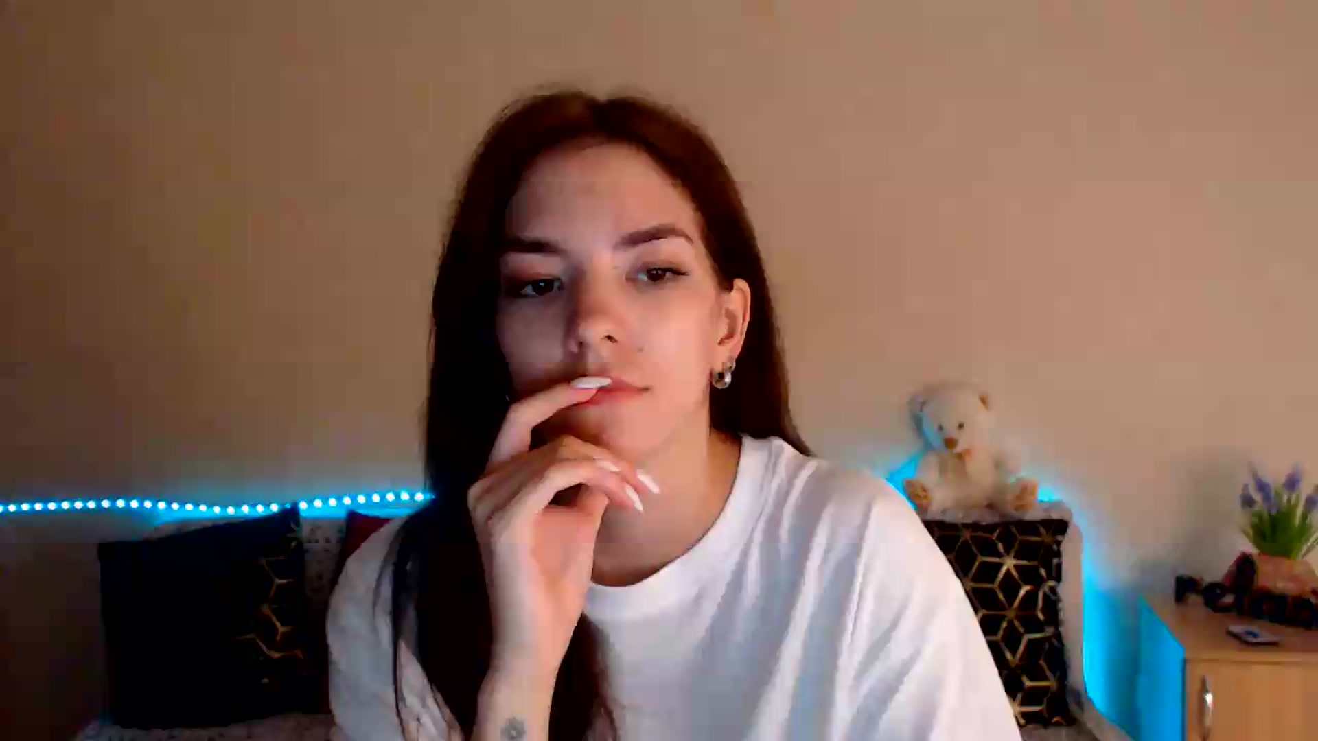 Gallery image thumbnail from Shalyka's myfreecams stream on, 07/04/2026, 15:44 image 8 of 20