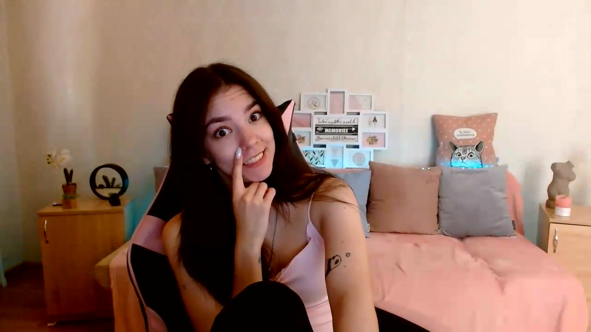 Gallery image thumbnail from Shalyka's myfreecams stream on, 07/07/2026, 14:14 image 8 of 20