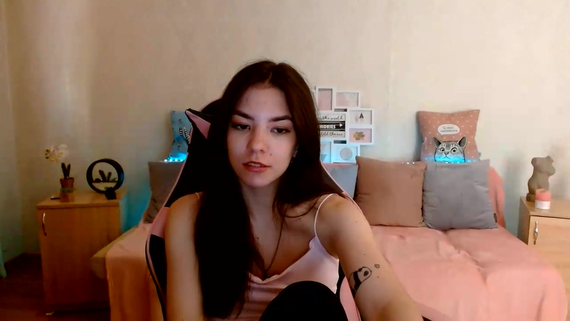Gallery image thumbnail from Shalyka's myfreecams stream on, 07/07/2026, 14:14 image 12 of 20